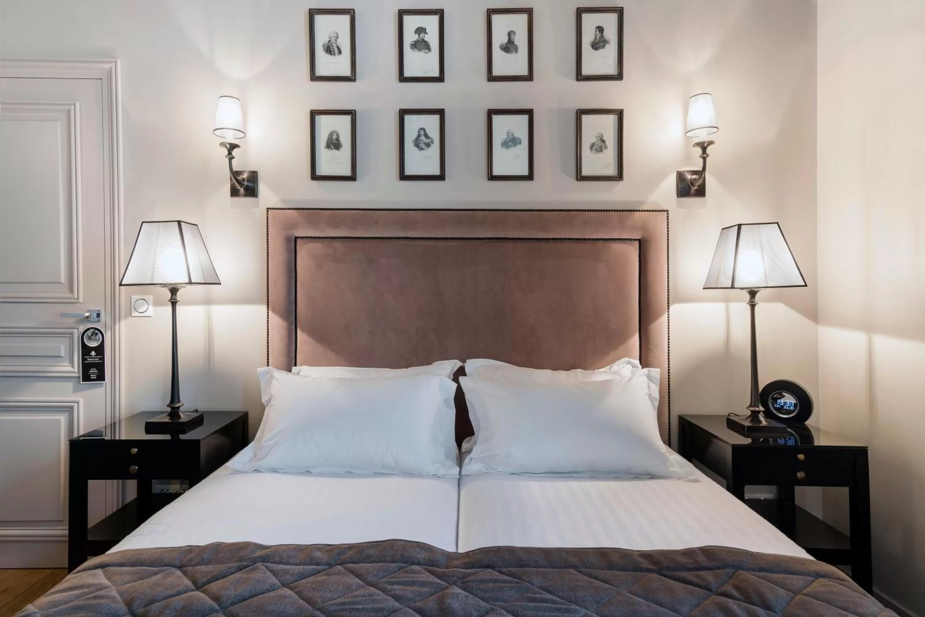 Bed in Hôtel Le Presbytère