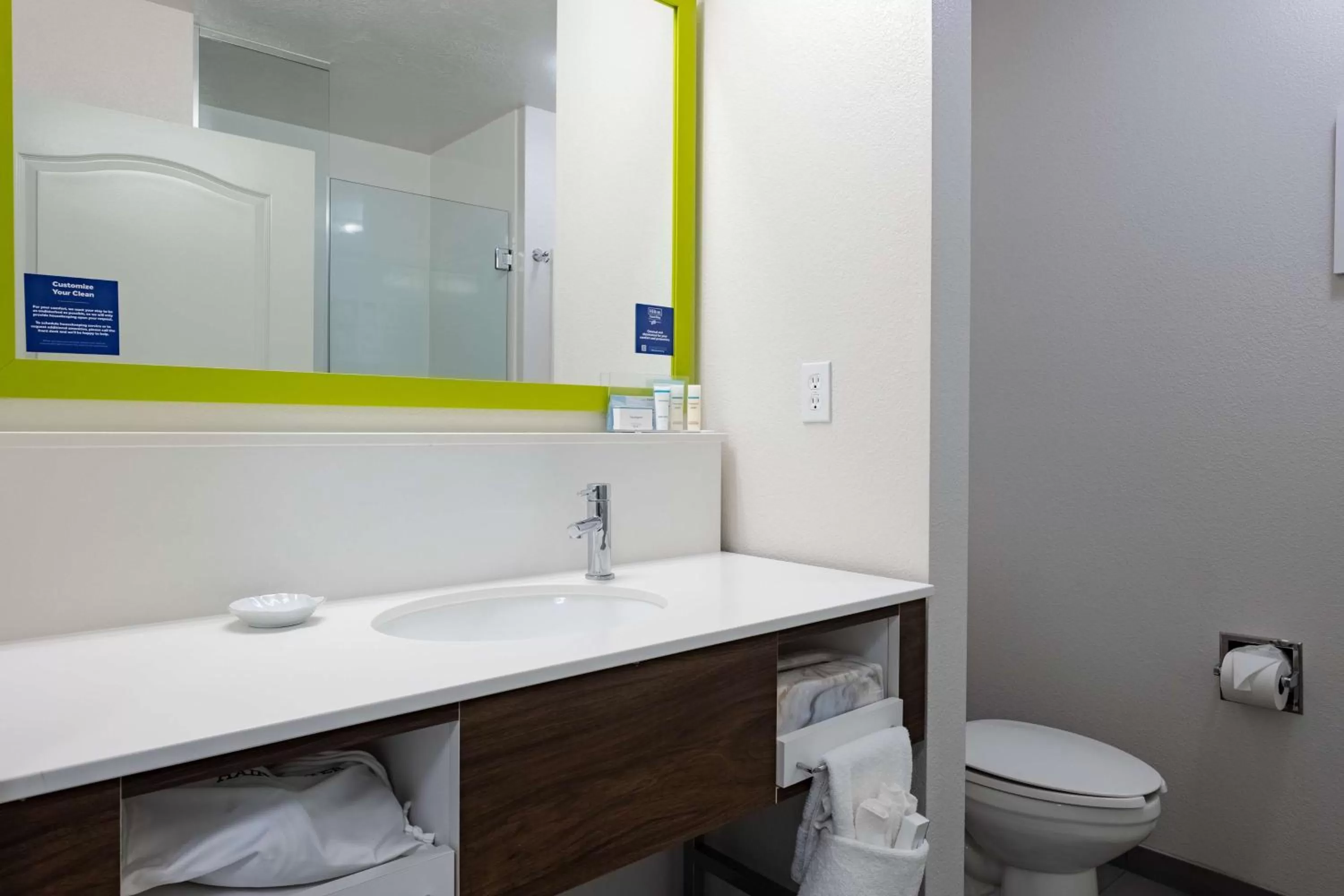 Bathroom in Hampton Inn Richfield