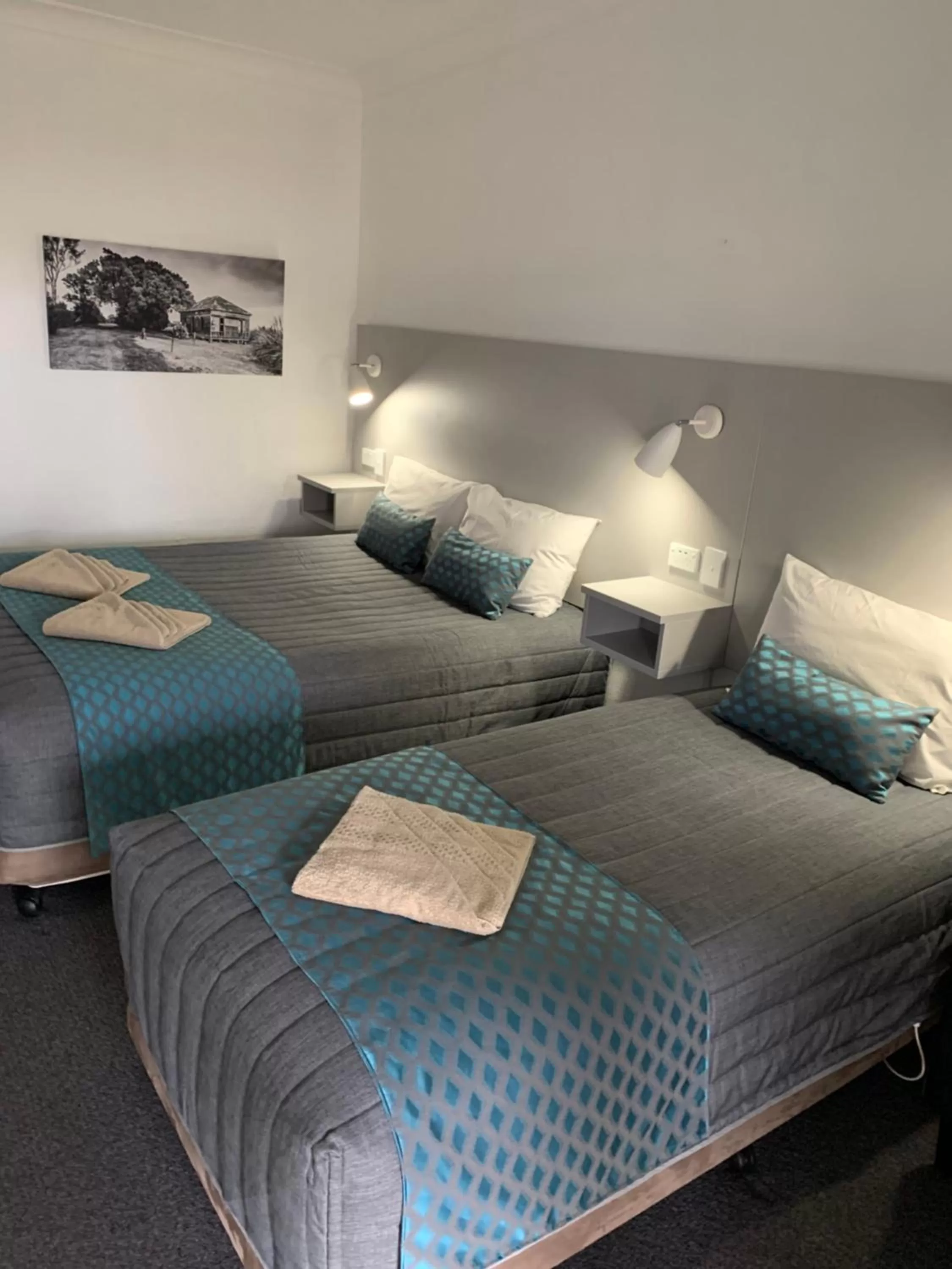 Bed in Glen Innes Motel