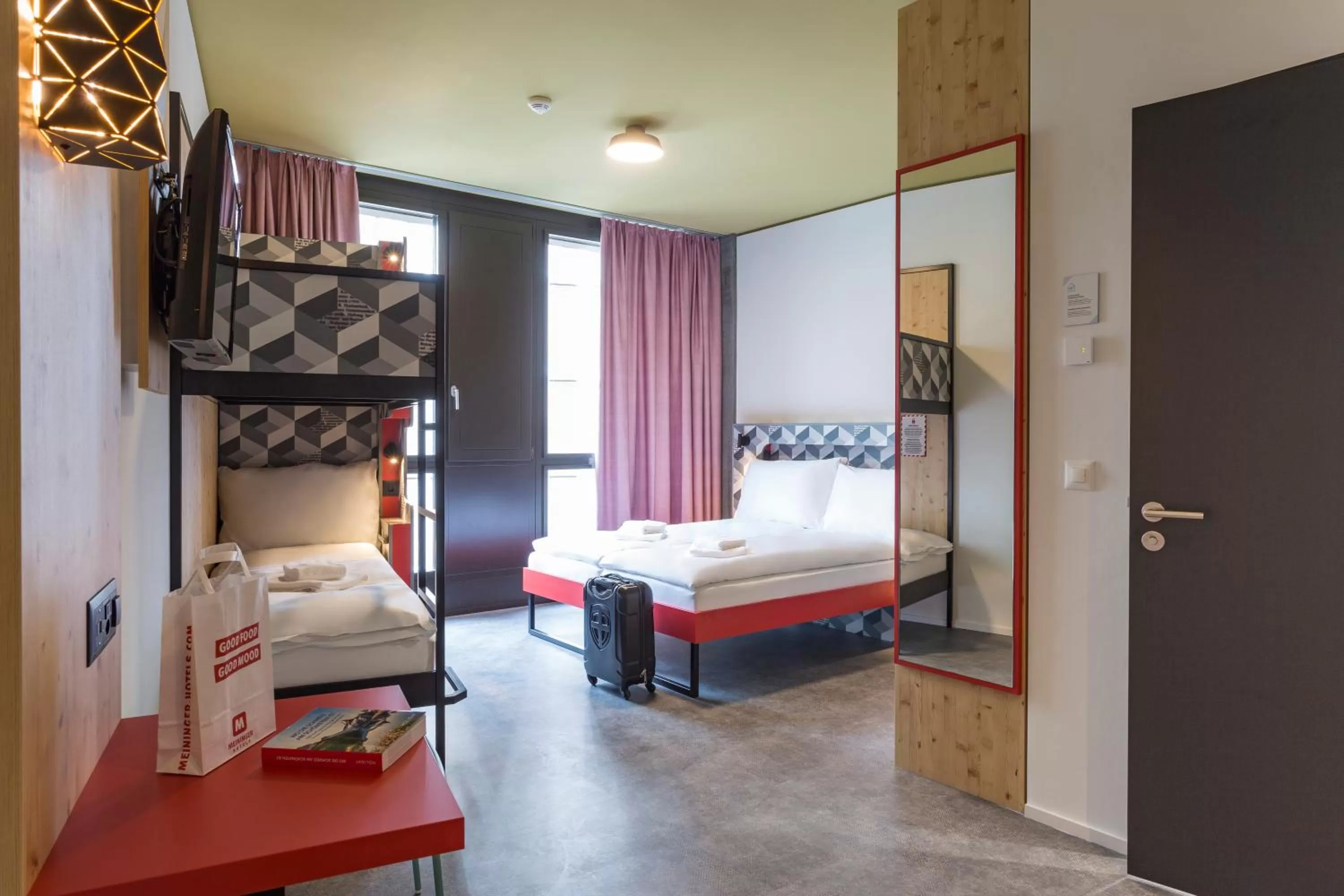 Bedroom, Bed in MEININGER Hotel Zürich Greencity