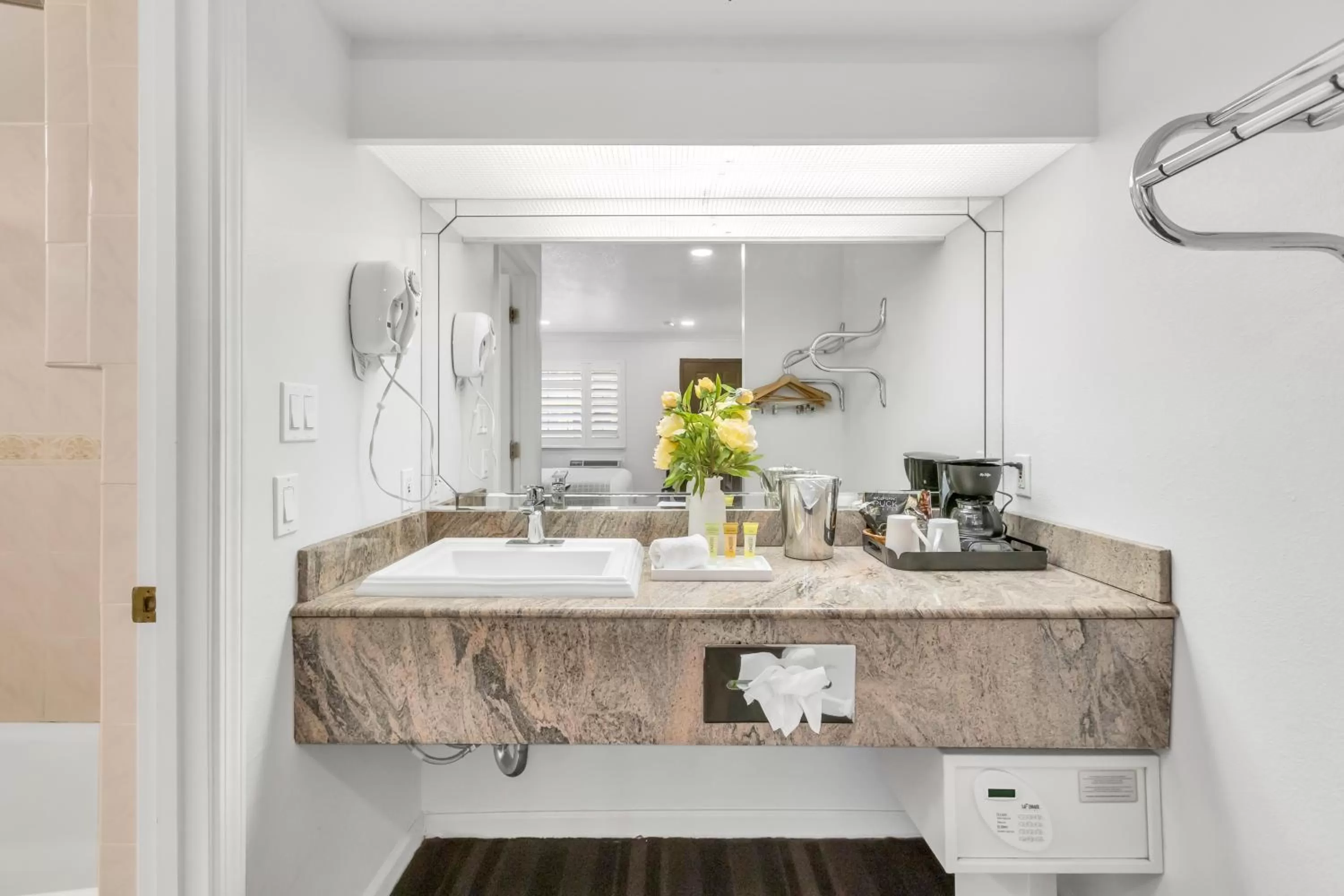 Napa Valley Hotel & Suites