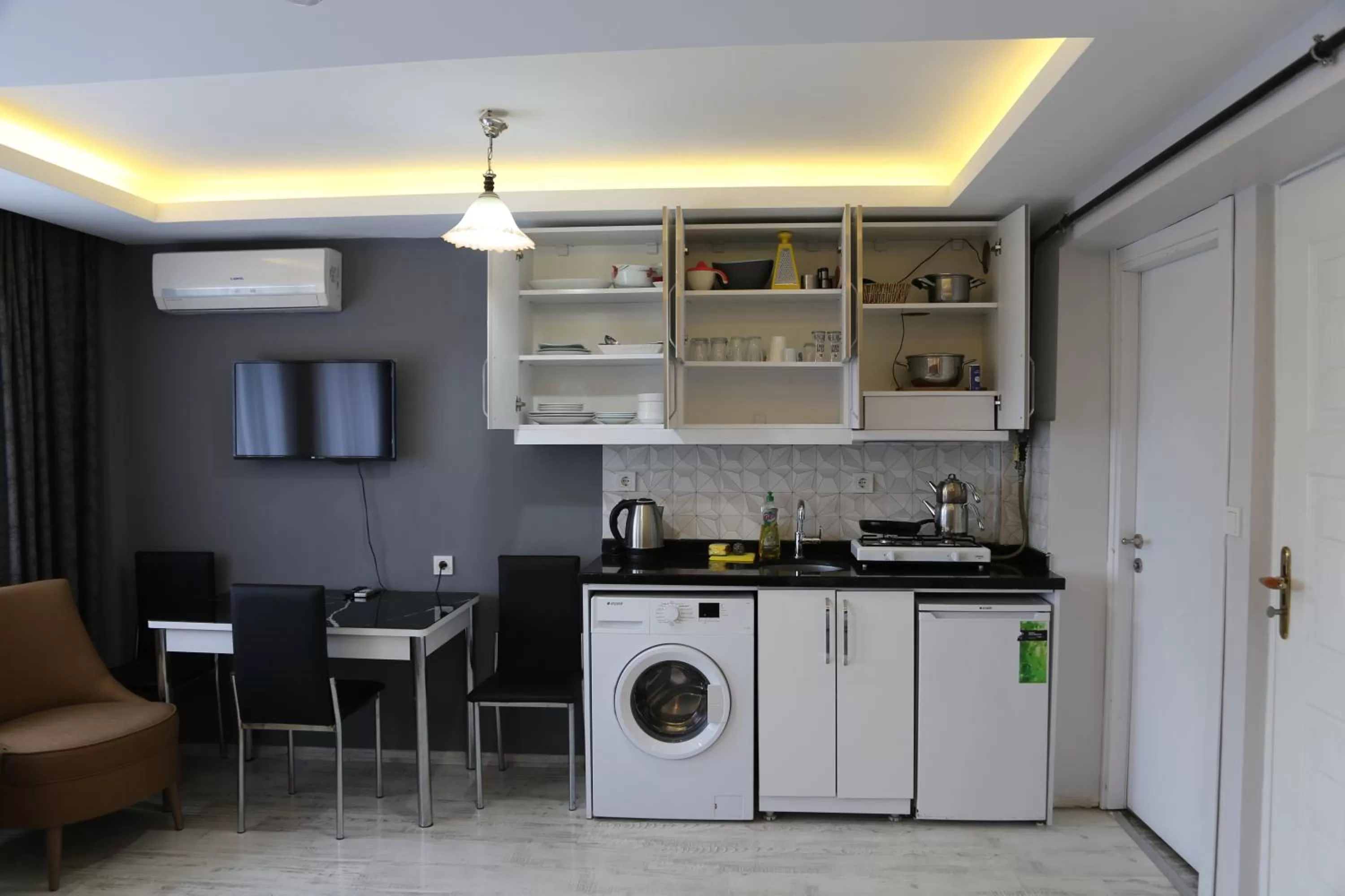 Dining area in Arat Apartments