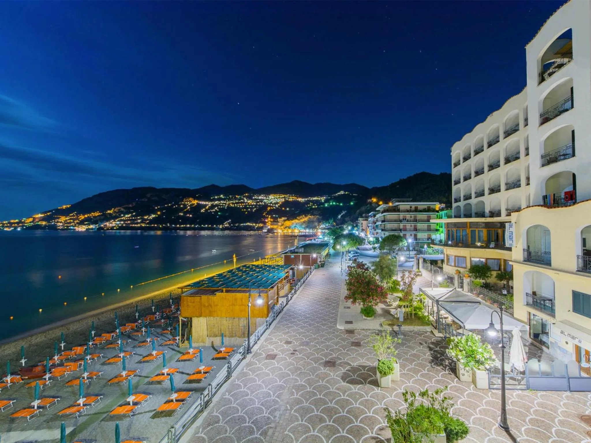 Street view in Hotel Sole Splendid