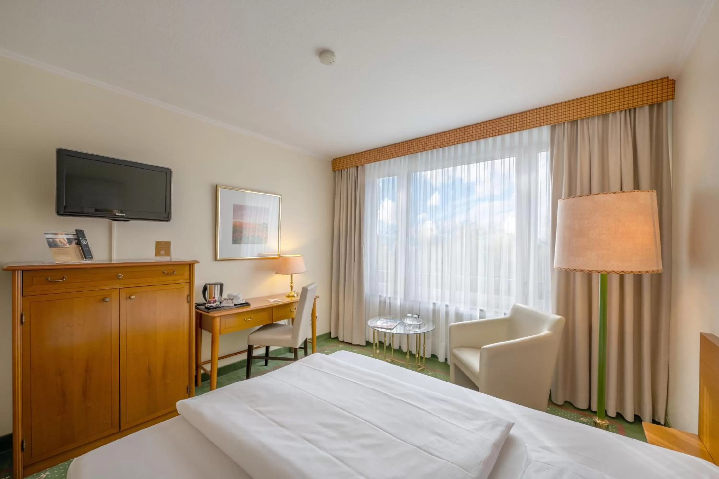 Photo of the whole room, Bed in Hotel Krefelder Hof