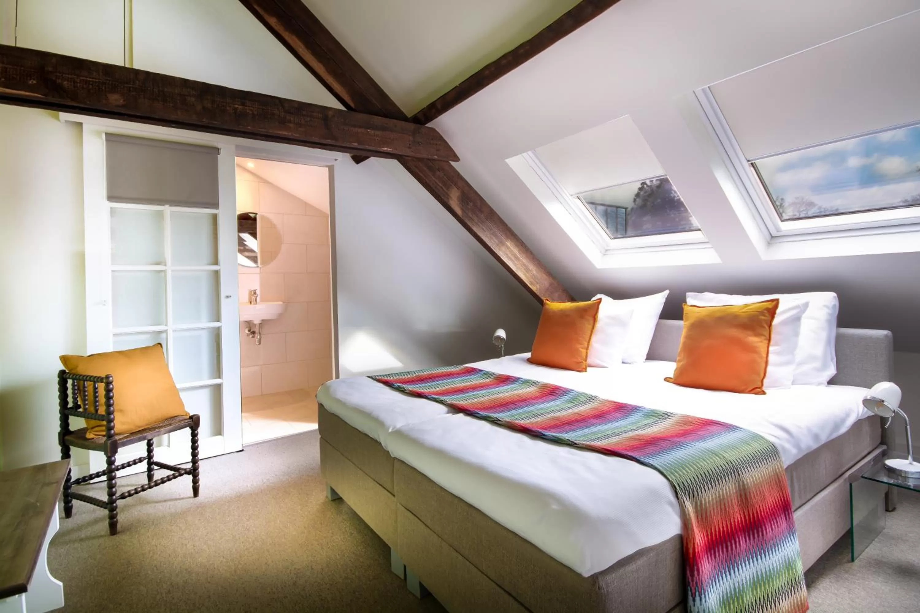 Shower, Bed in B&B Willem II