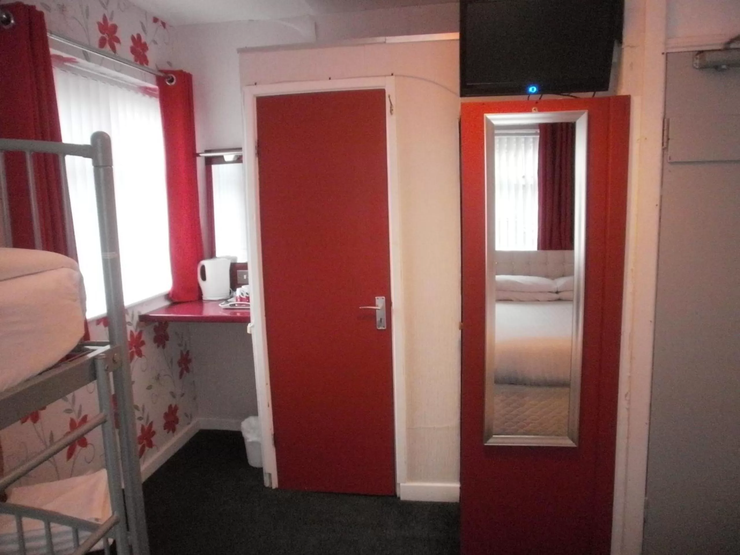 TV and multimedia, Bed in The Withnell Hotel