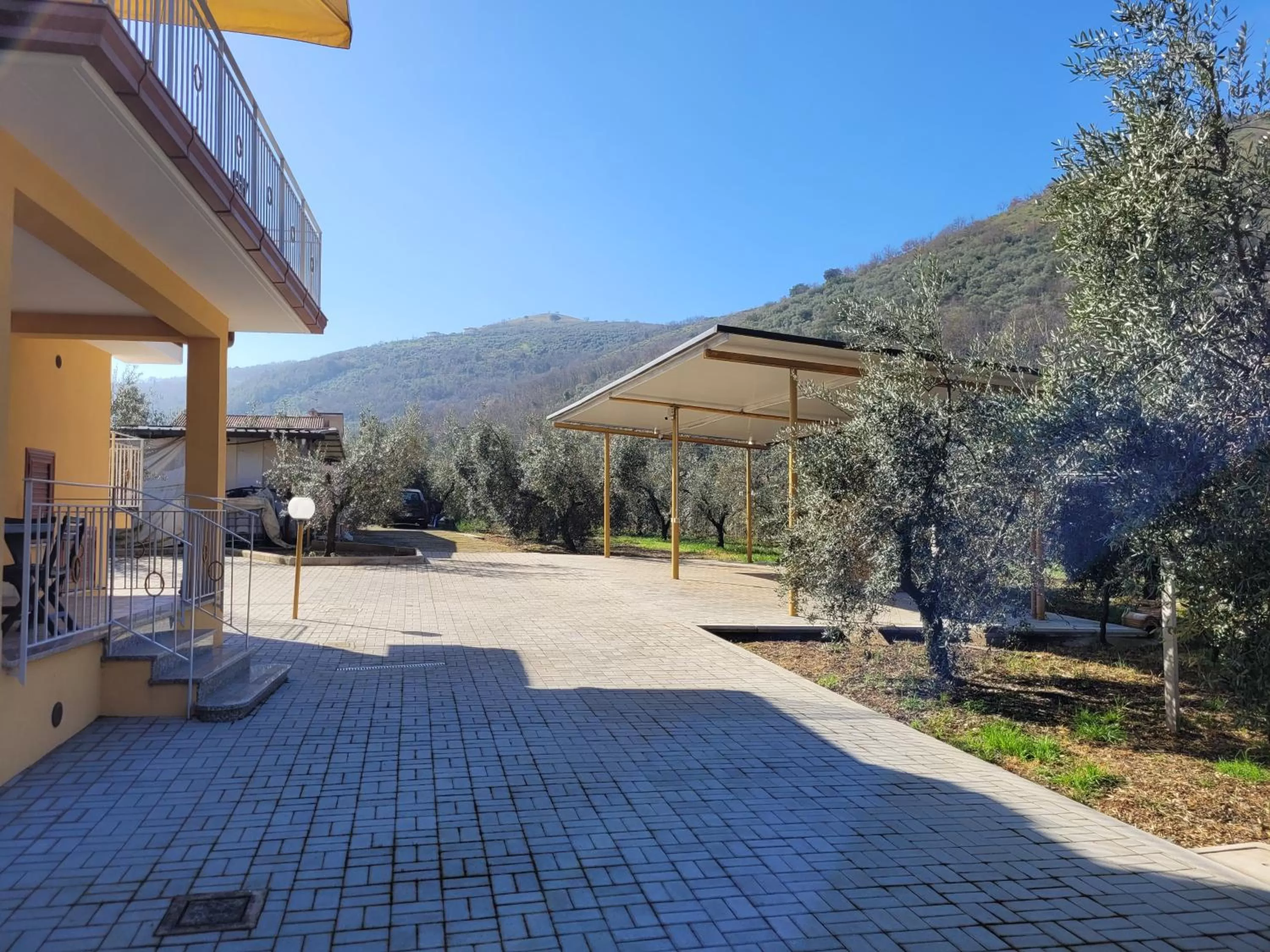 Alloggio turistico Magnifico Alessandro Valle Bernardo 04025 Lenola nei pressi di Fondi LT