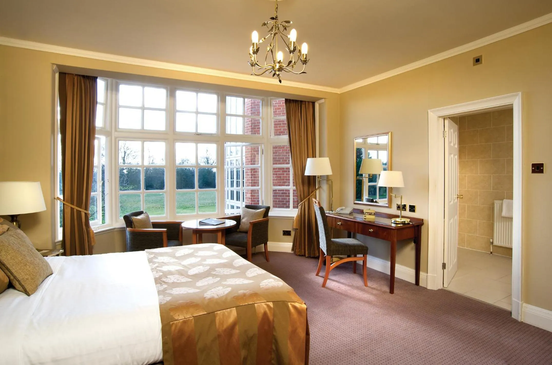 Photo of the whole room, Bed in Grovefield House Hotel By Uno