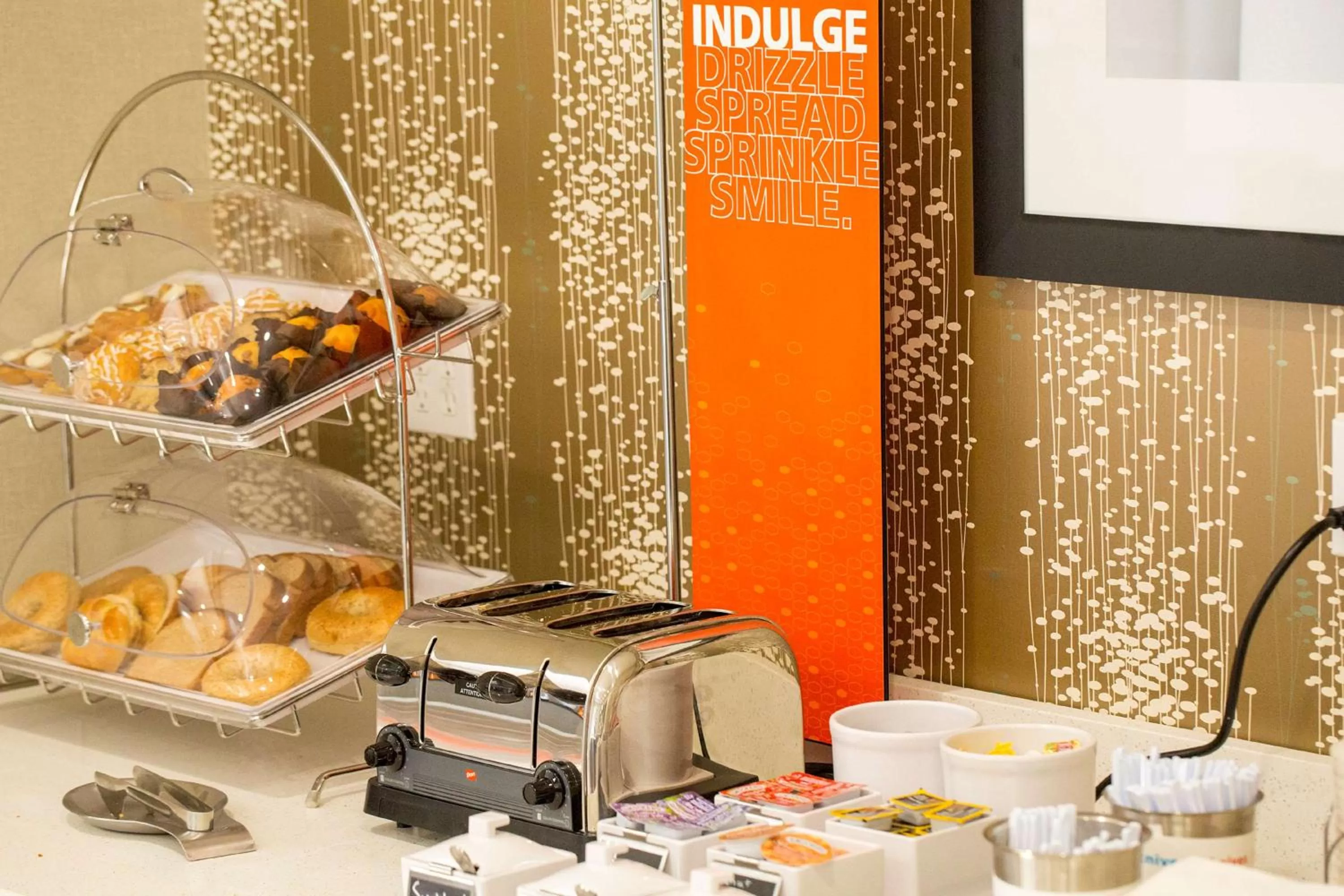 Dining area in Hampton Inn McPherson