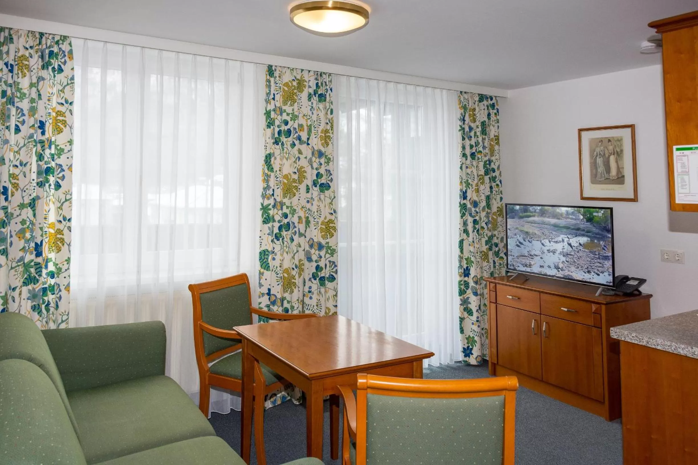 TV and multimedia in Landhotel Post Ebensee am Traunsee ***S