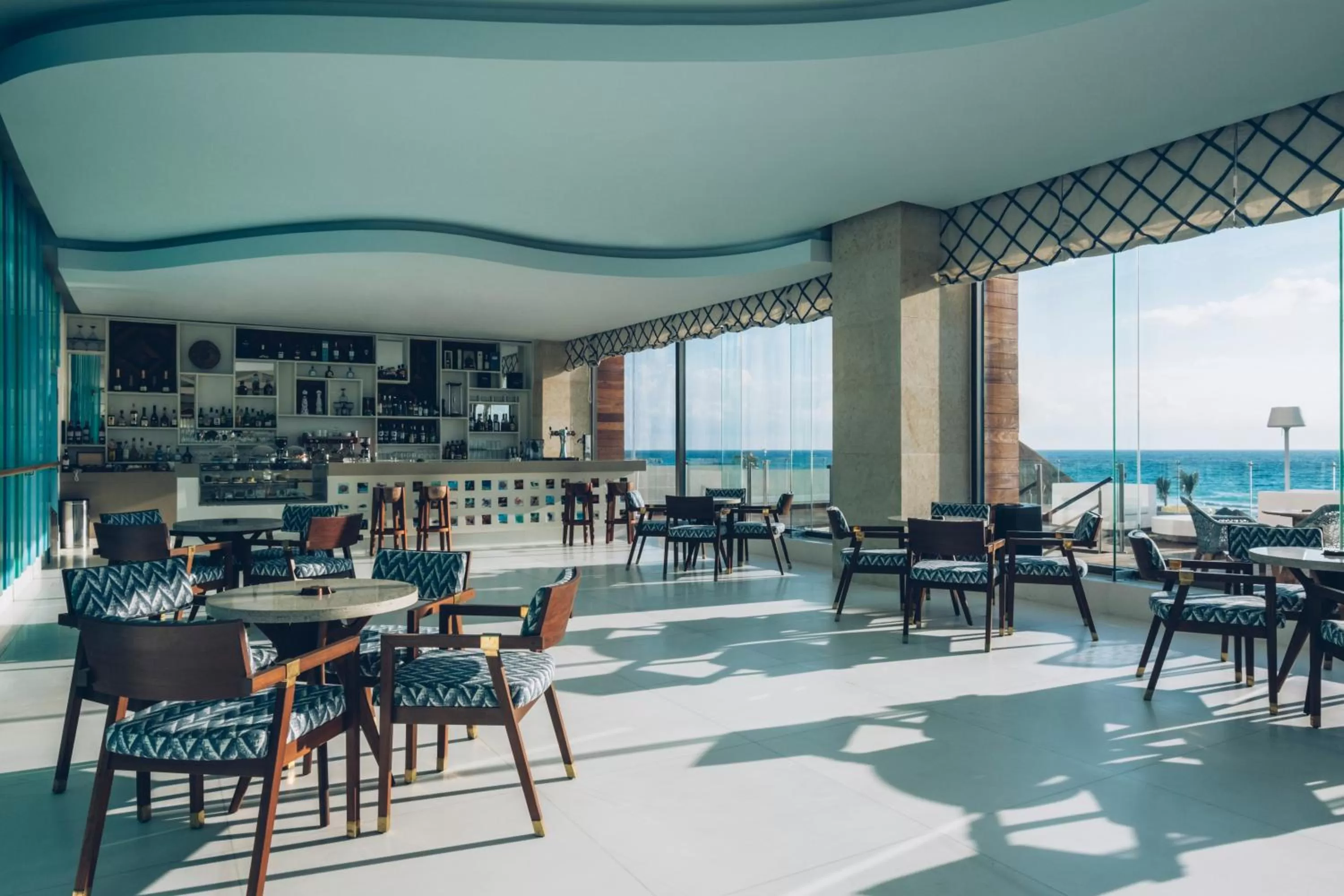 Lounge or bar in Coral Level at Iberostar Selection Cancun