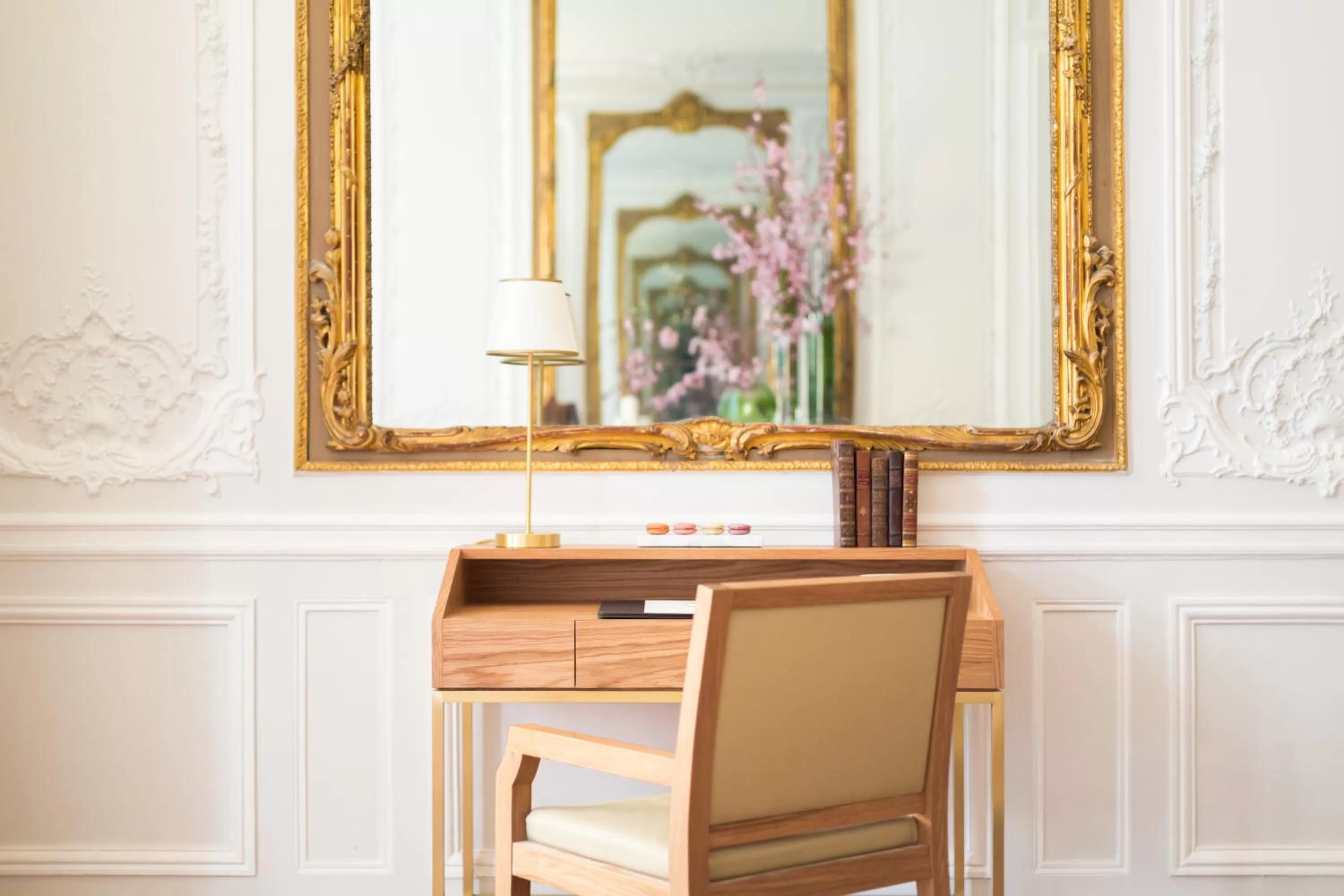 Decorative detail in Hôtel Alfred Sommier