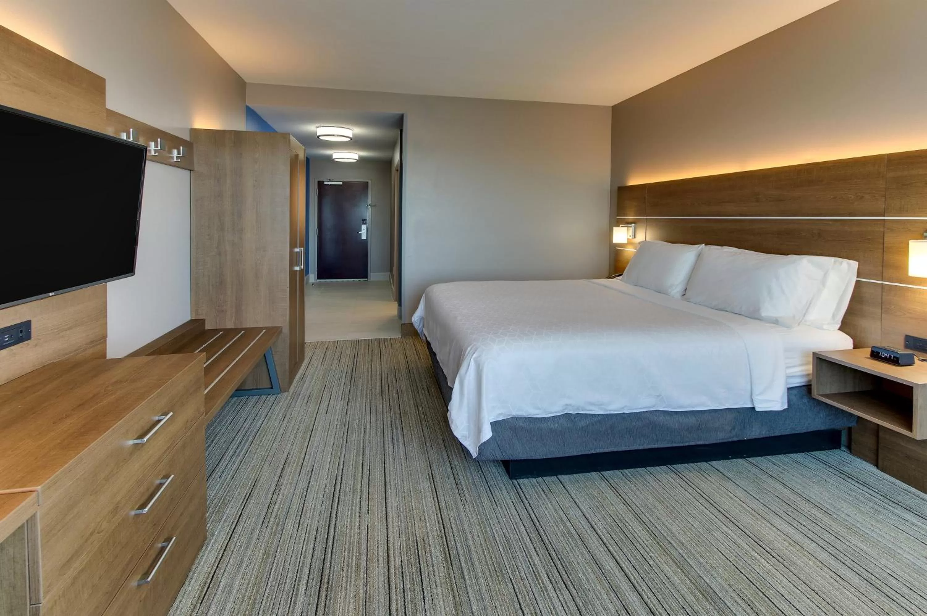 King Room - Hearing Accessible - Roll-in Shower in Holiday Inn Express & Suites Columbus - Ft Benning Maingate by IHG