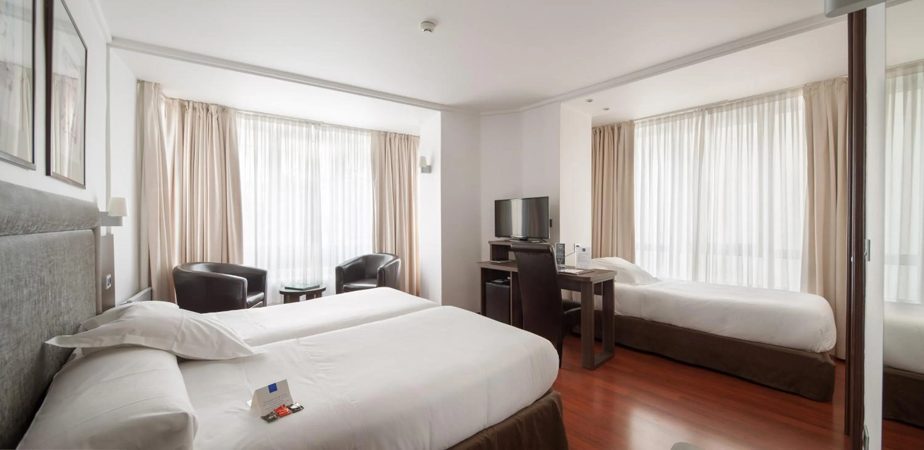 Photo of the whole room, Bed in Hotel Yoldi