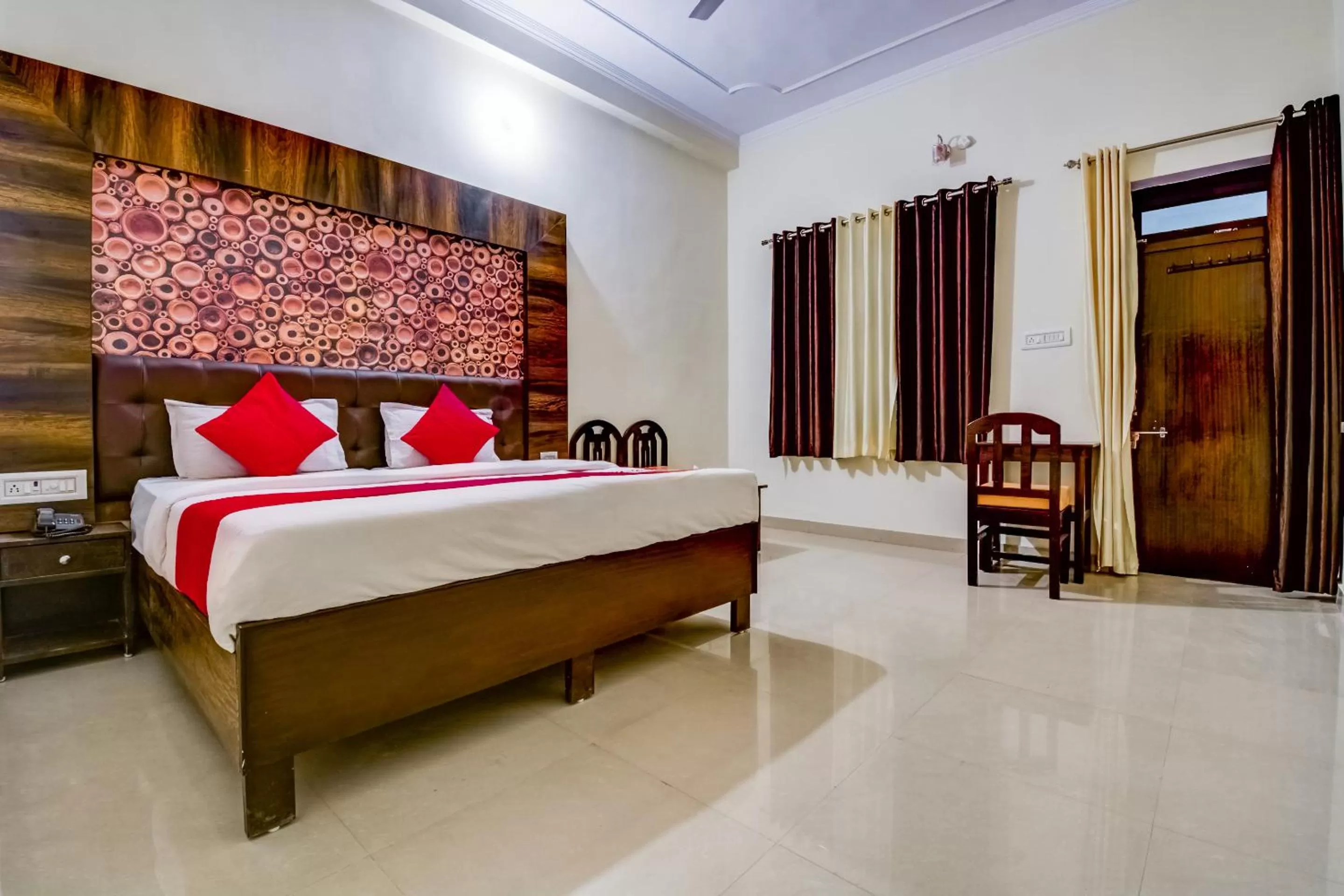 Bed in Hotel Saif Ranthambhore