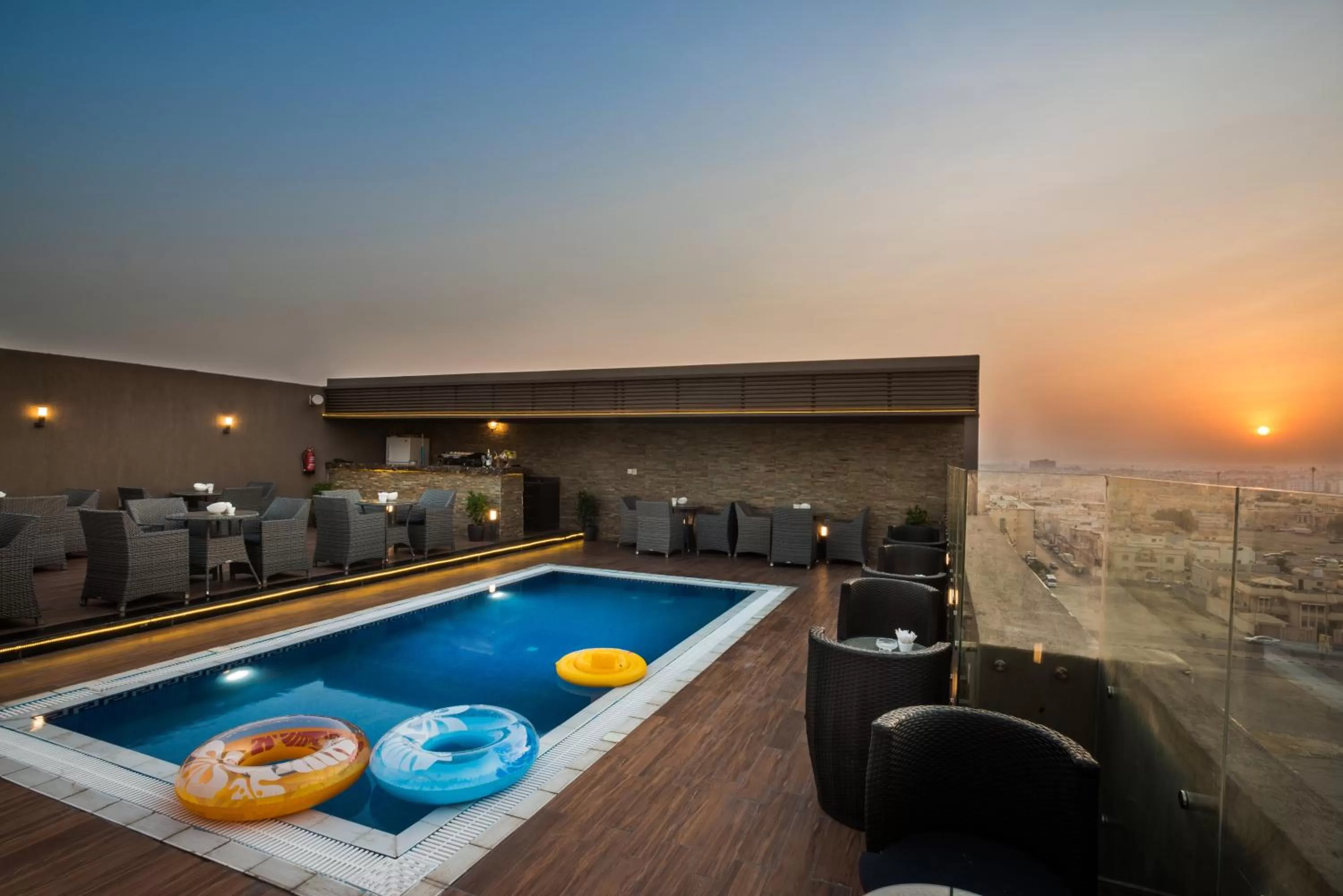 Swimming pool in Naviti Warwick Dammam