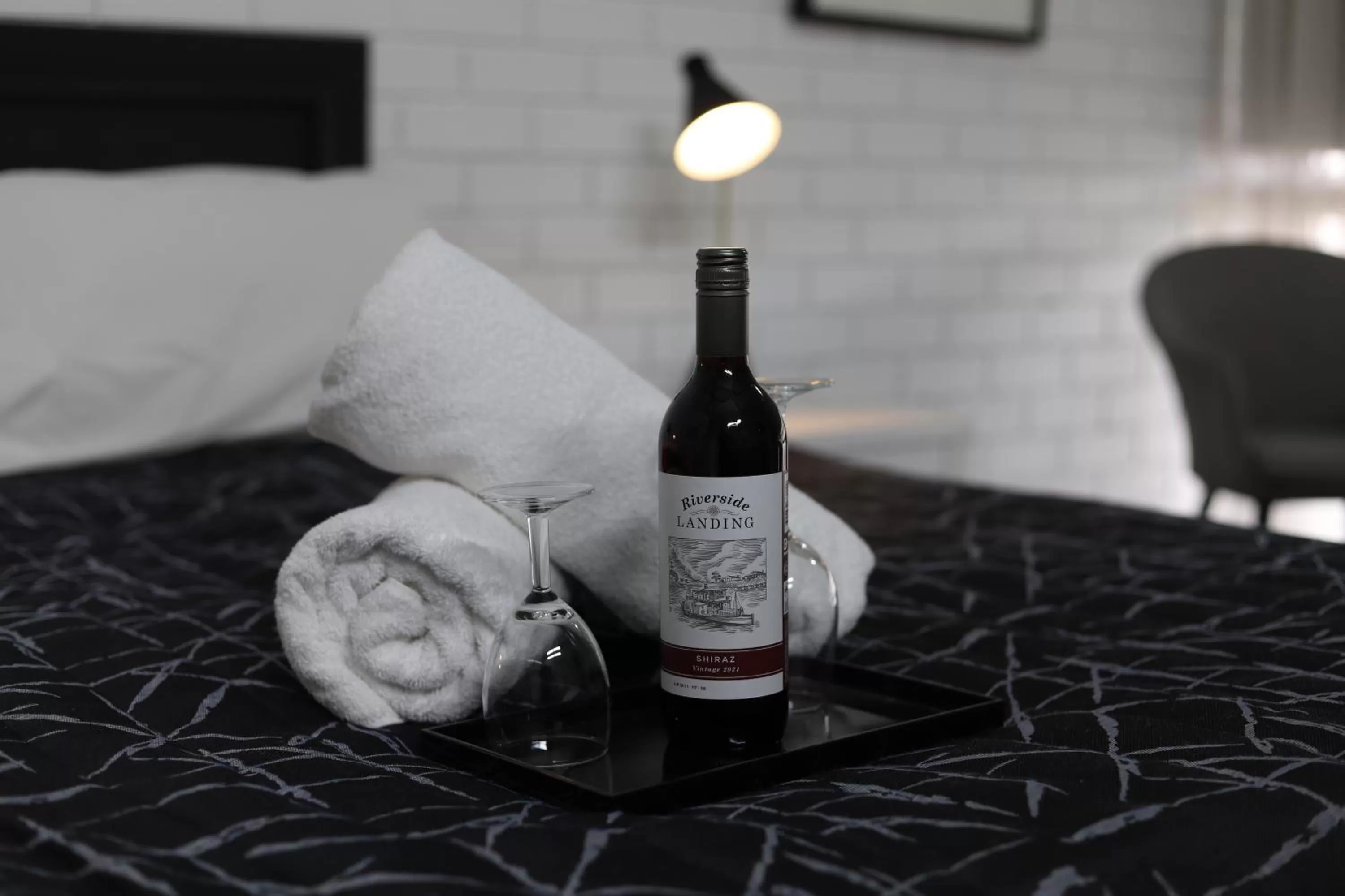 Bed in The Town House Motor Inn