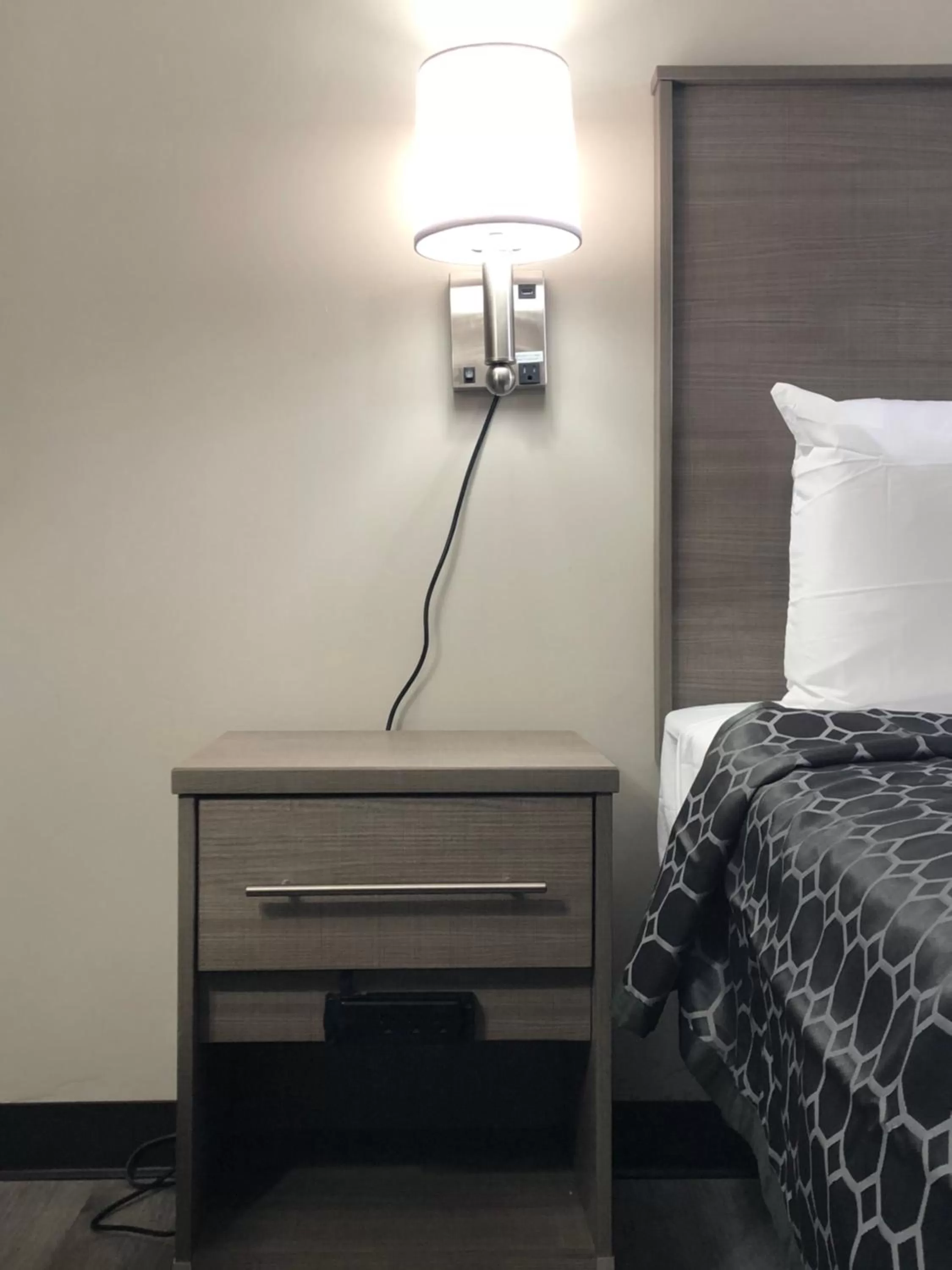 hair dresser, Bed in Trolley Stop Motel, Media ,Near PHL Airport PA