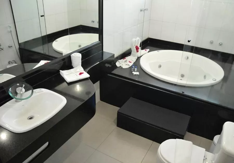 Hot Tub in Sueds Plaza