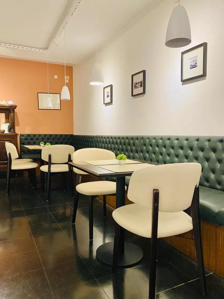 Restaurant/places to eat in Hotel Chemin