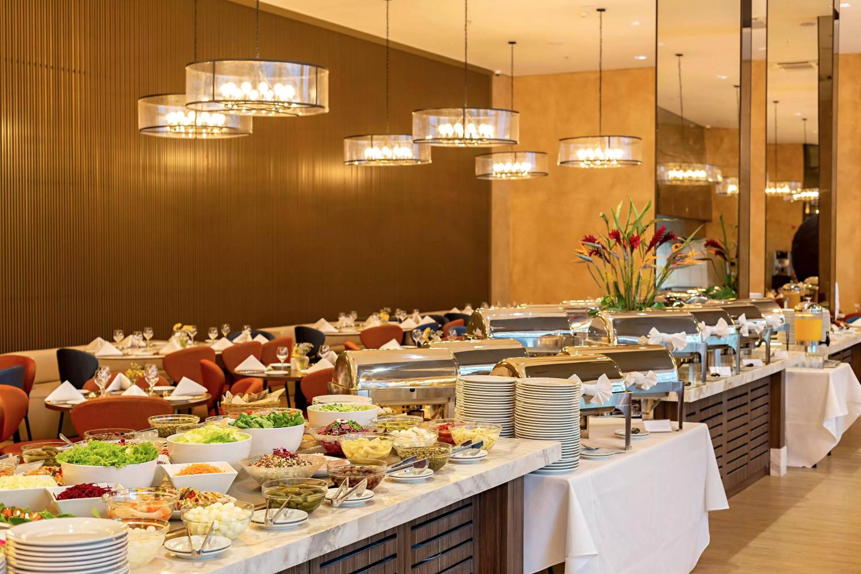 Restaurant/places to eat in Royal Palm Tower Anhanguera