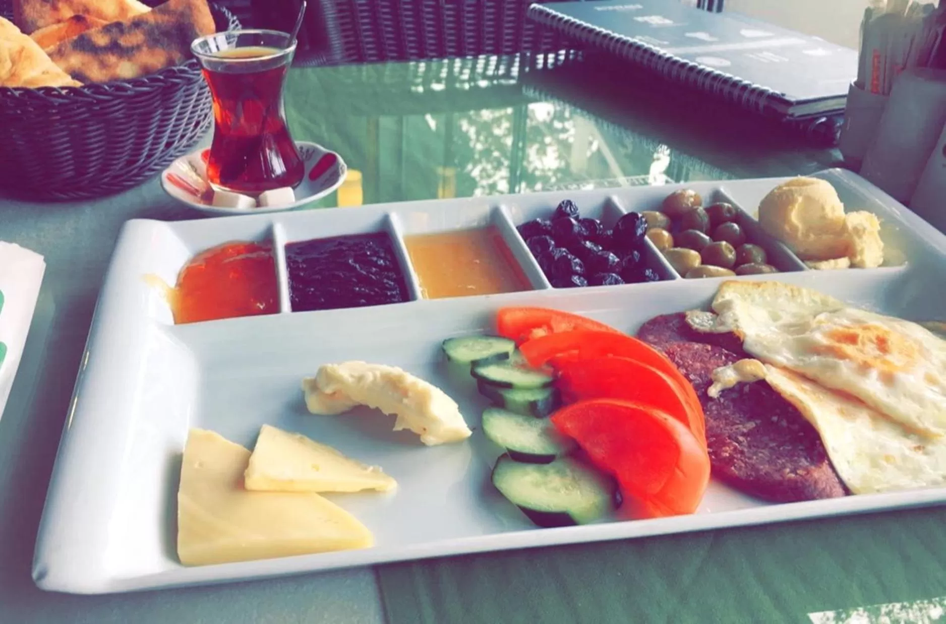 Breakfast, Food in Motel Aura