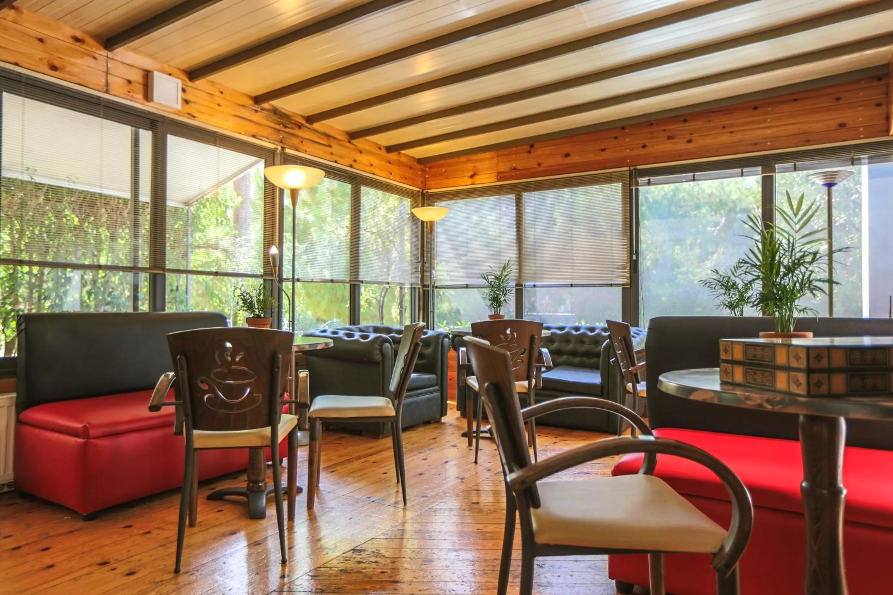 Day, Restaurant/Places to Eat in Nestorion Hotel