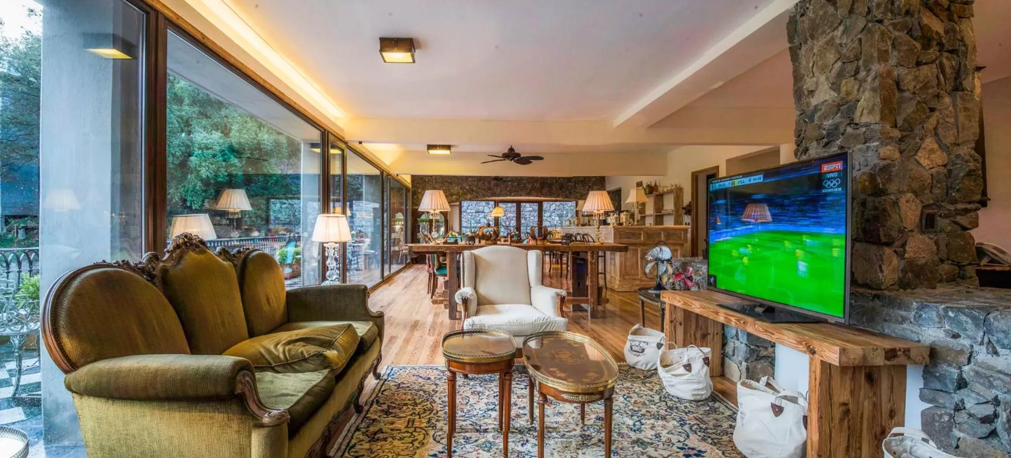 Property building in Paraíso Casa de Montaña