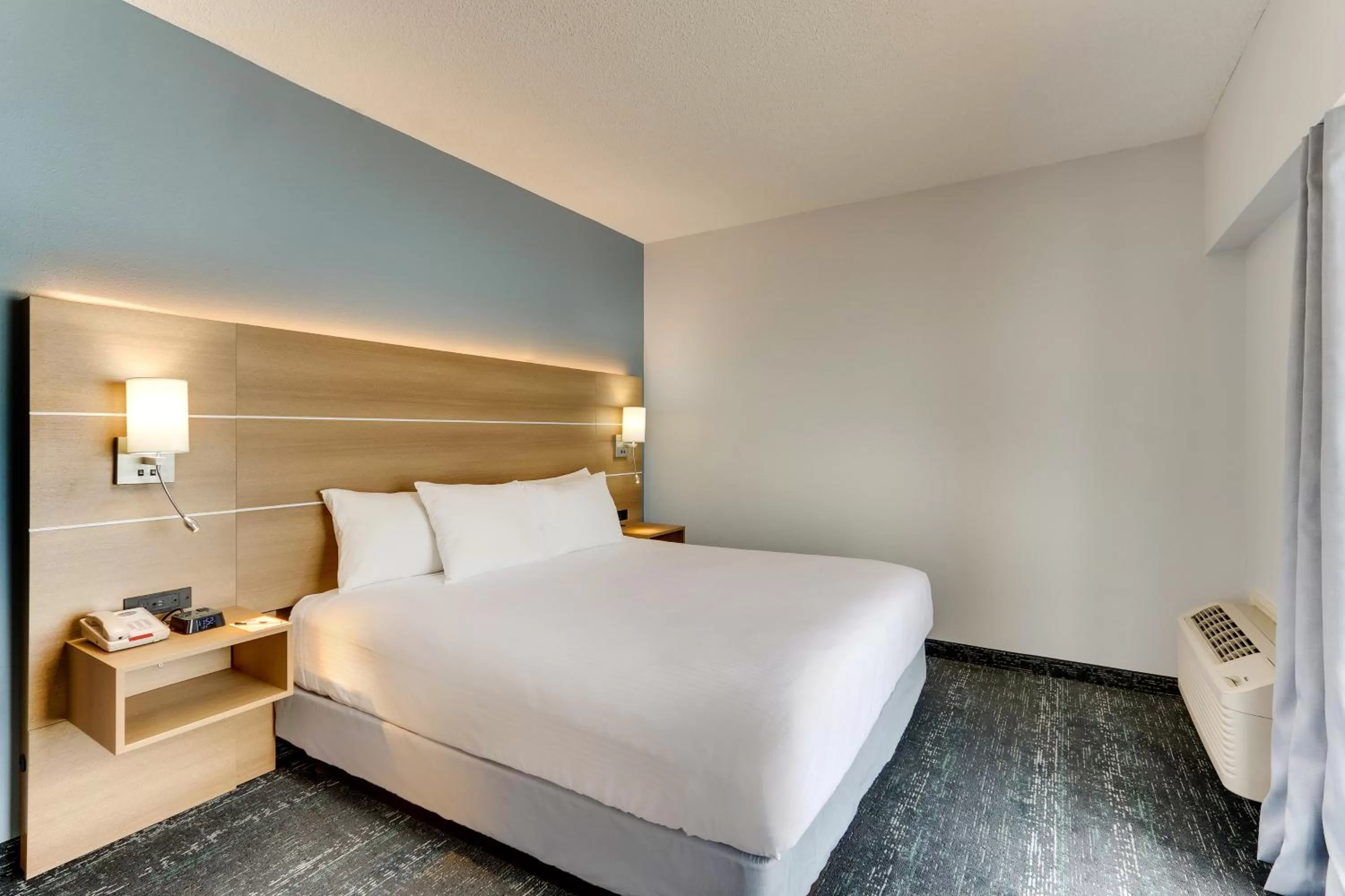 Bedroom, Bed in Parkshore Resort