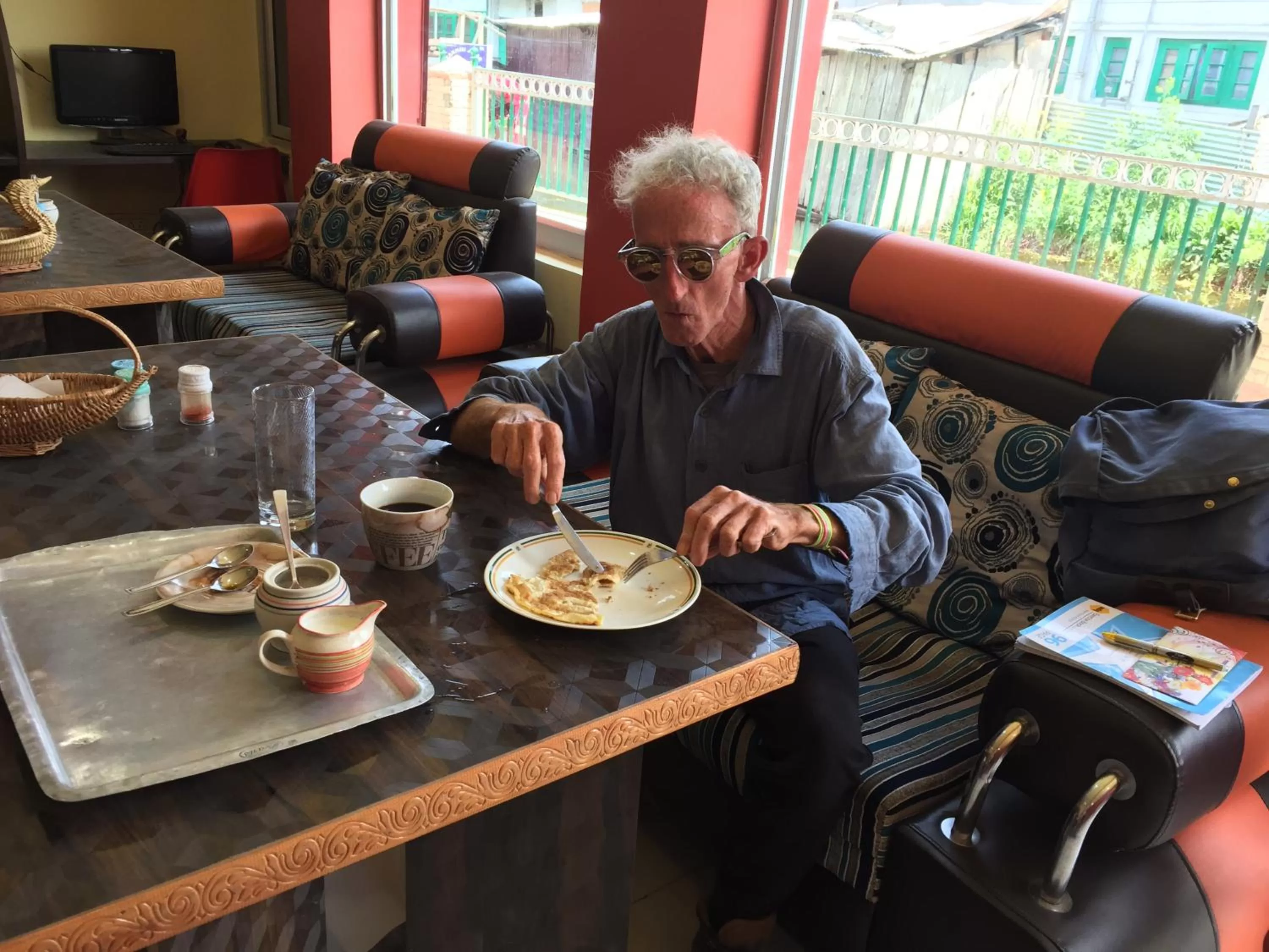 Restaurant/places to eat in Hotel Crescent