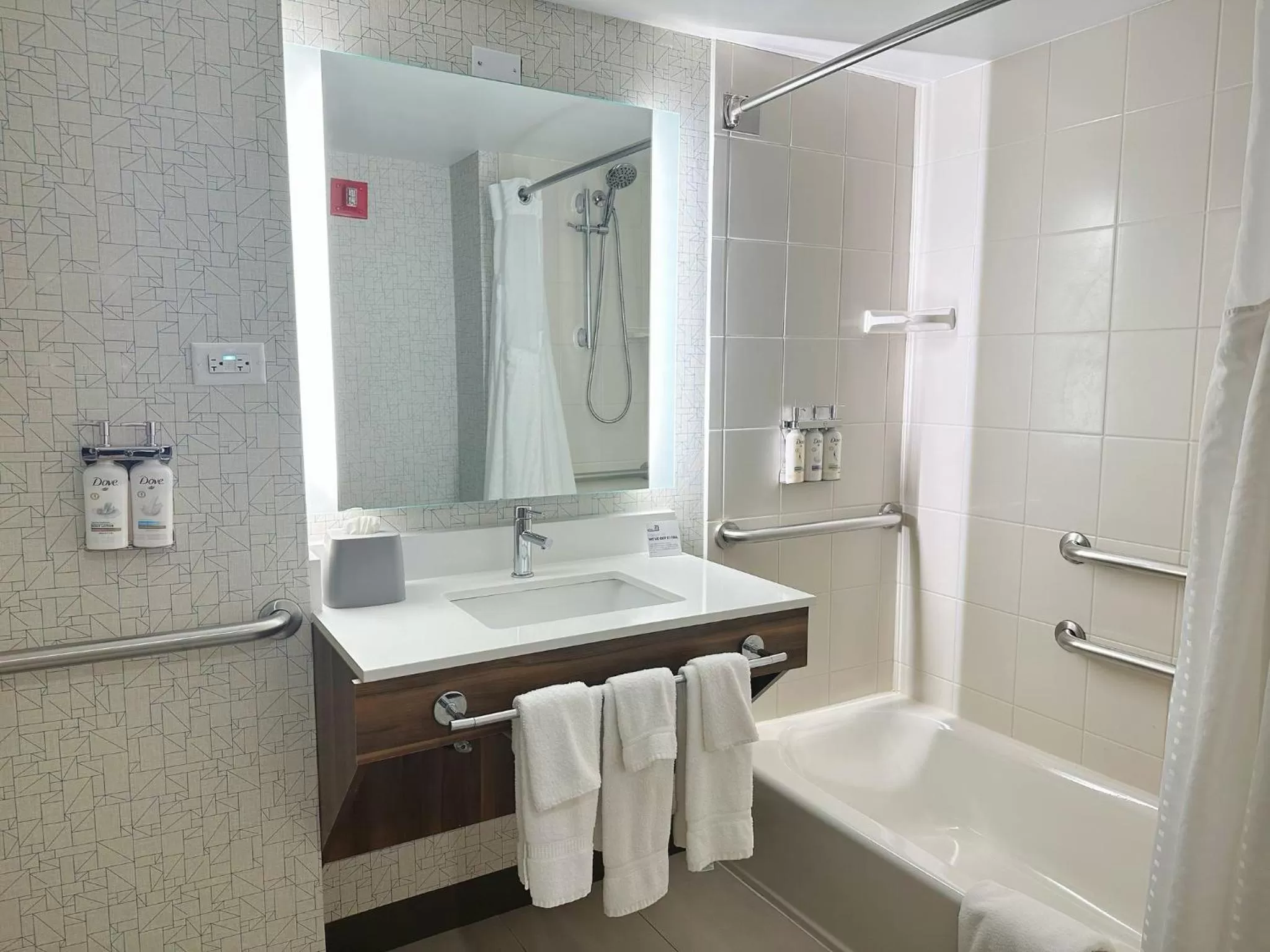 Bathroom in Holiday Inn Express & Suites - Prospect Heights by IHG