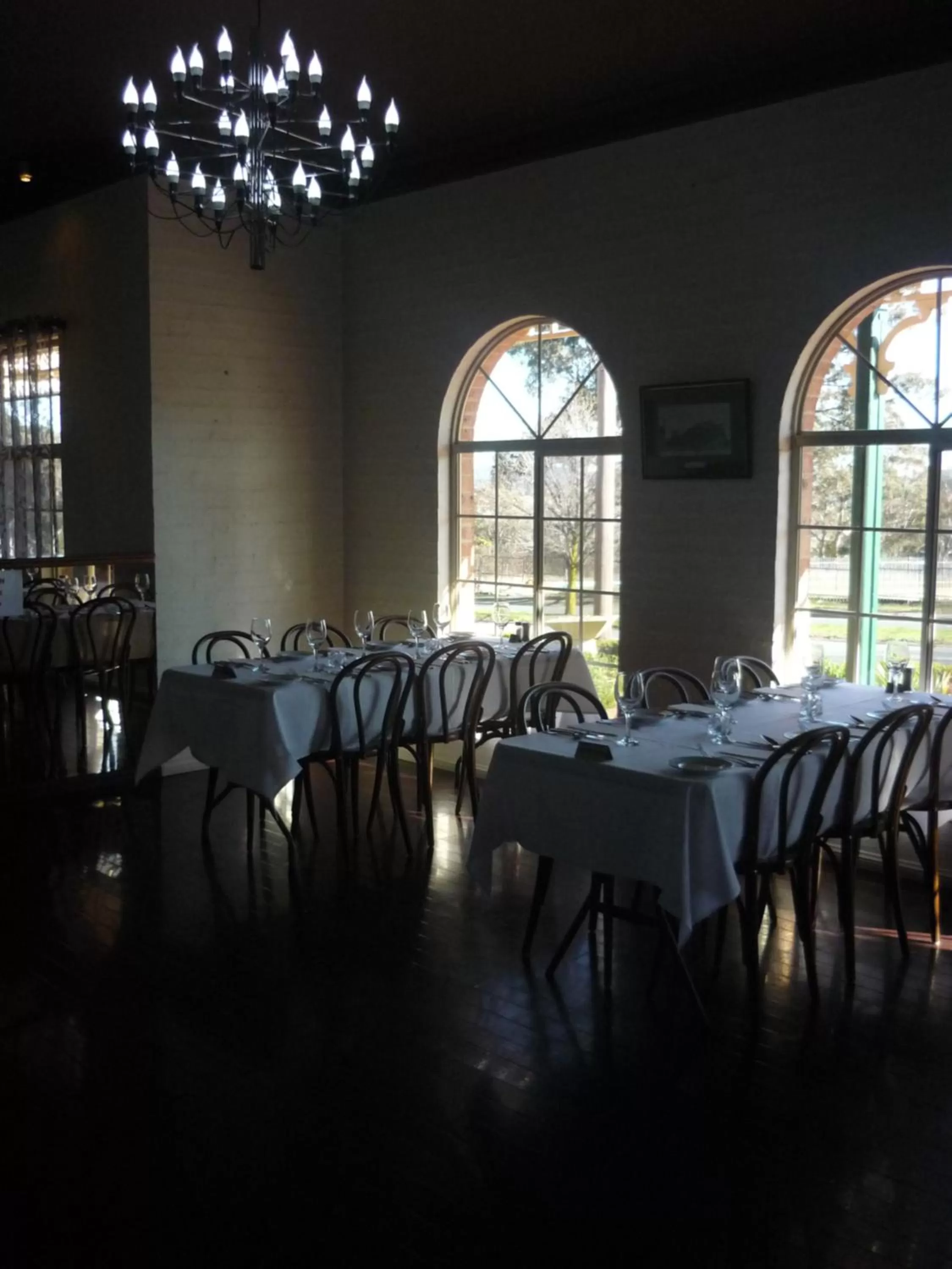 Restaurant/places to eat in Heritage Motor Inn Goulburn