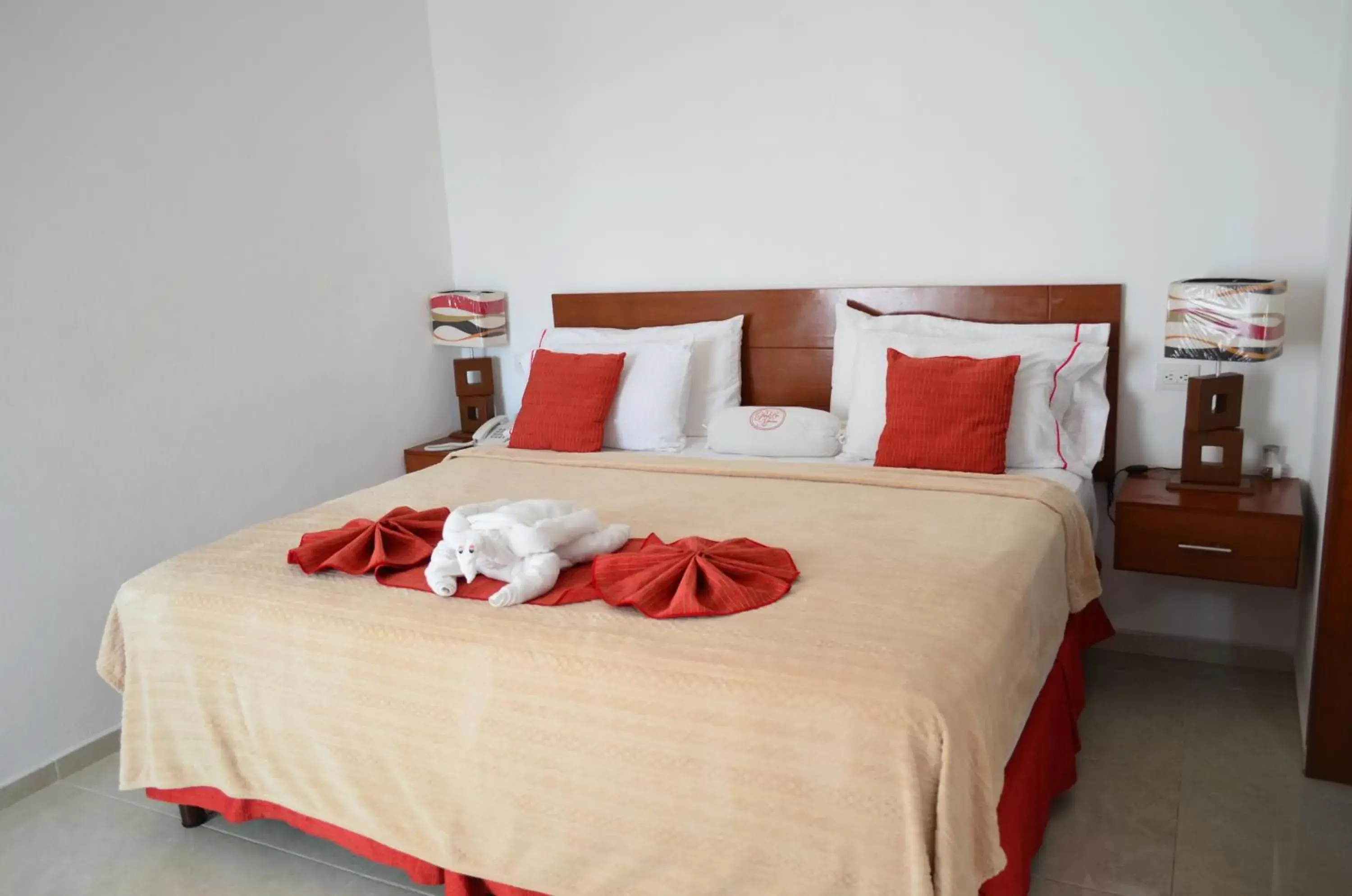 Budget Double Room in Hotel Real Mercedes Budget Double Room in Hotel Real Mercedes