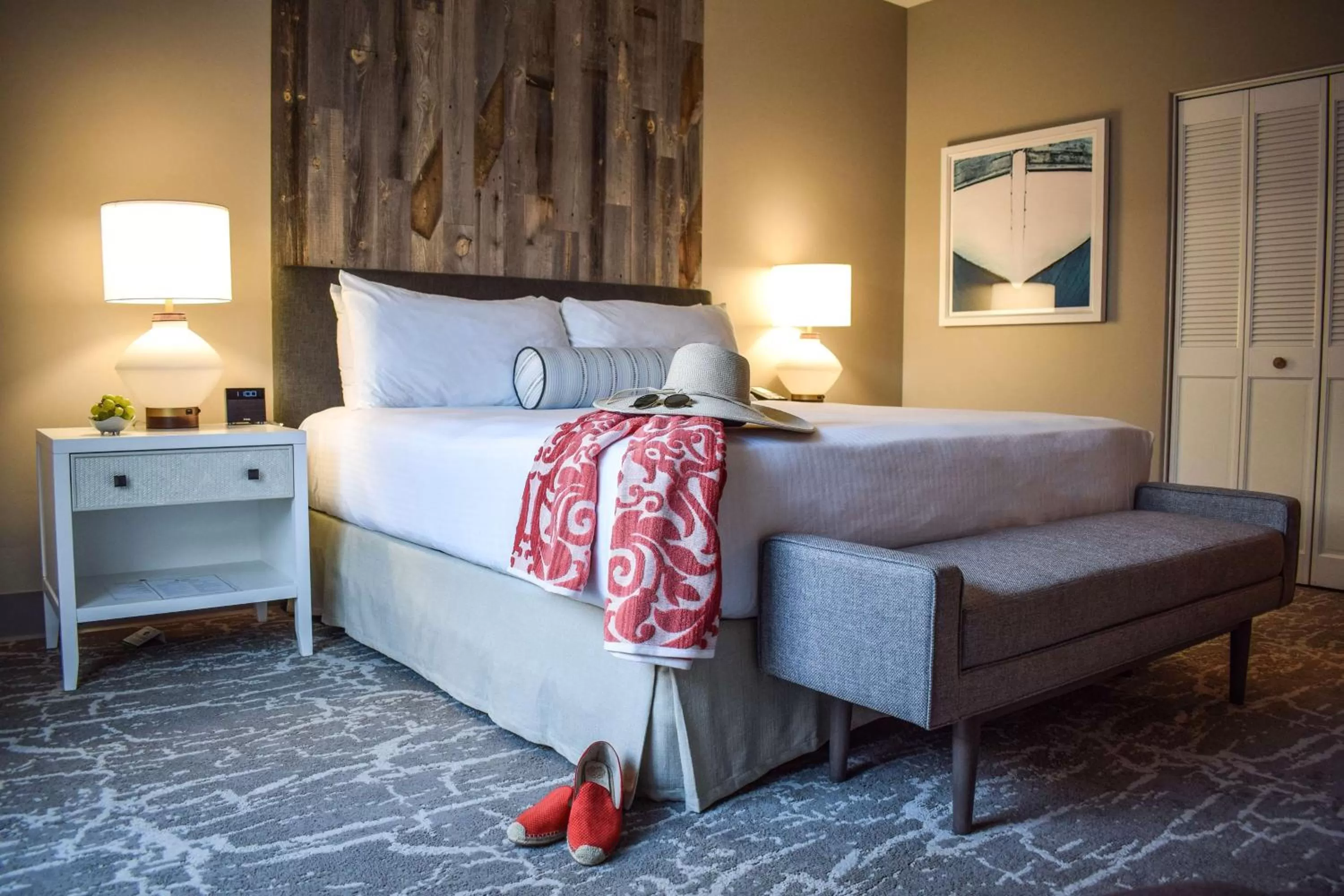 Photo of the whole room, Bed in Beachside Inn