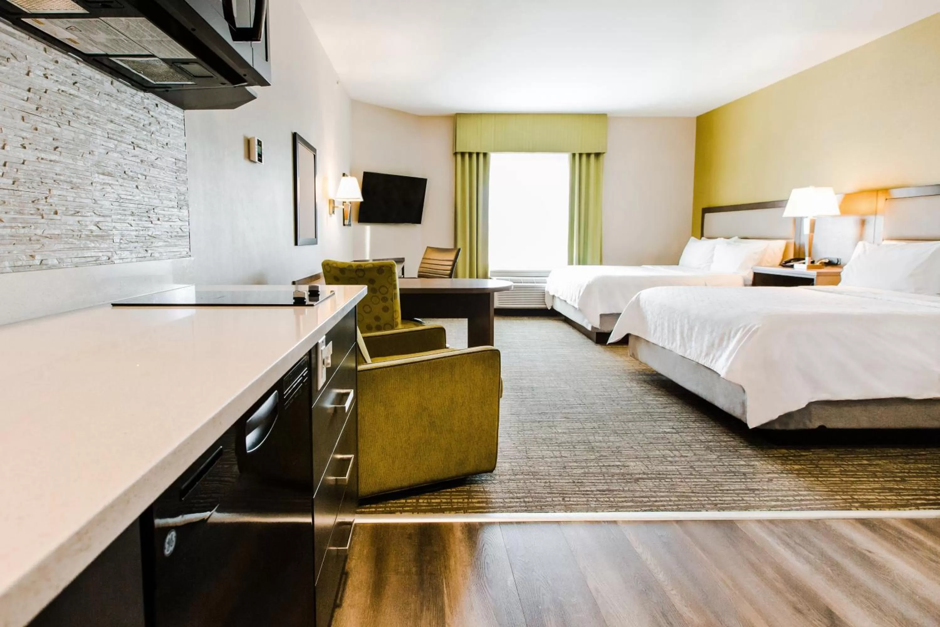 Photo of the whole room, Bed in Candlewood Suites West Edmonton - Mall Area by IHG