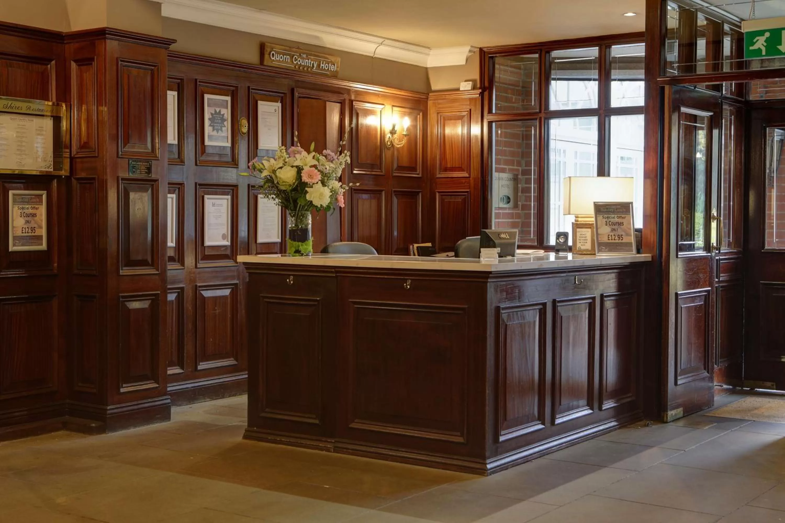 Lobby or reception in Quorn Country Hotel Leicester
