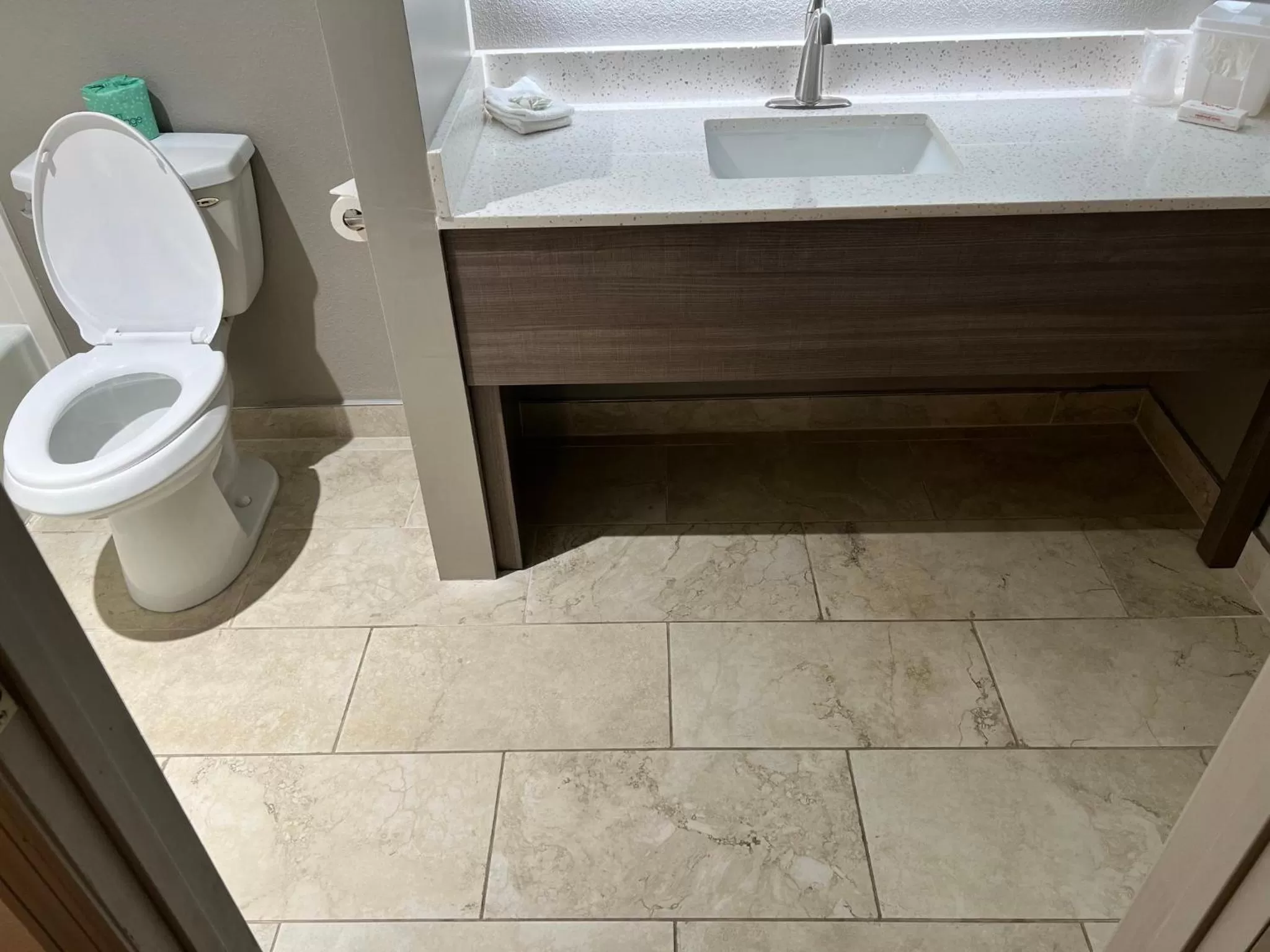 Bathroom in Red Roof Inn Georgetown, KY