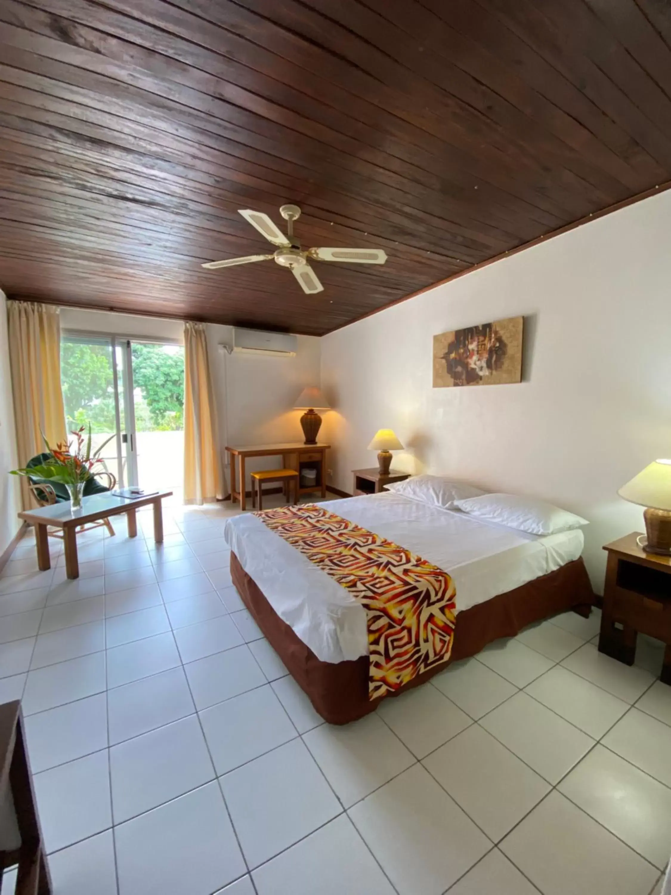 Room with Air-Conditioning - single occupancy - Top Floor in Hotel Santo Vanuatu Room with Air-Conditioning - single occupancy - Top Floor in Hotel Santo Vanuatu