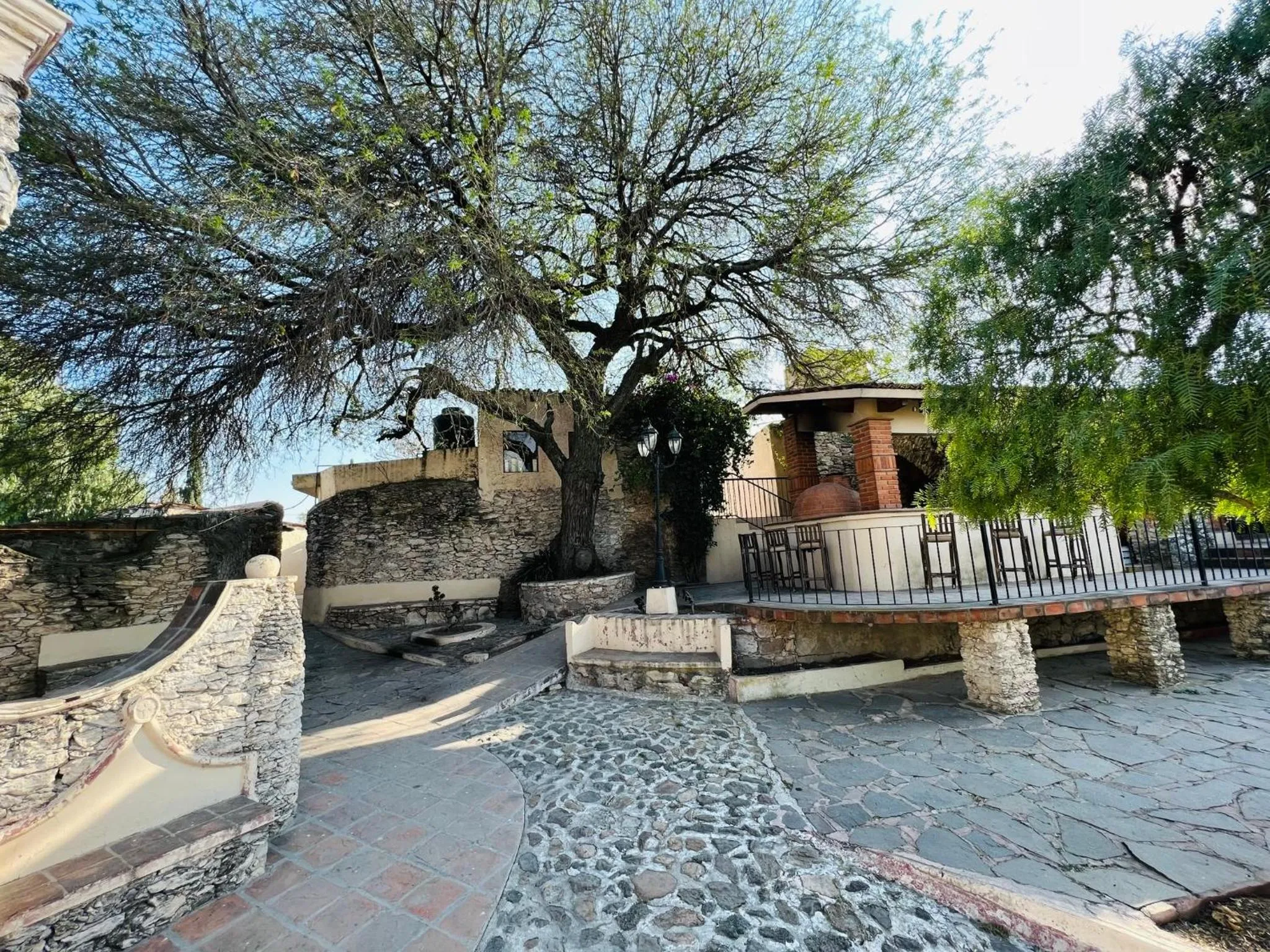 Property building in Hotel Parador Vernal