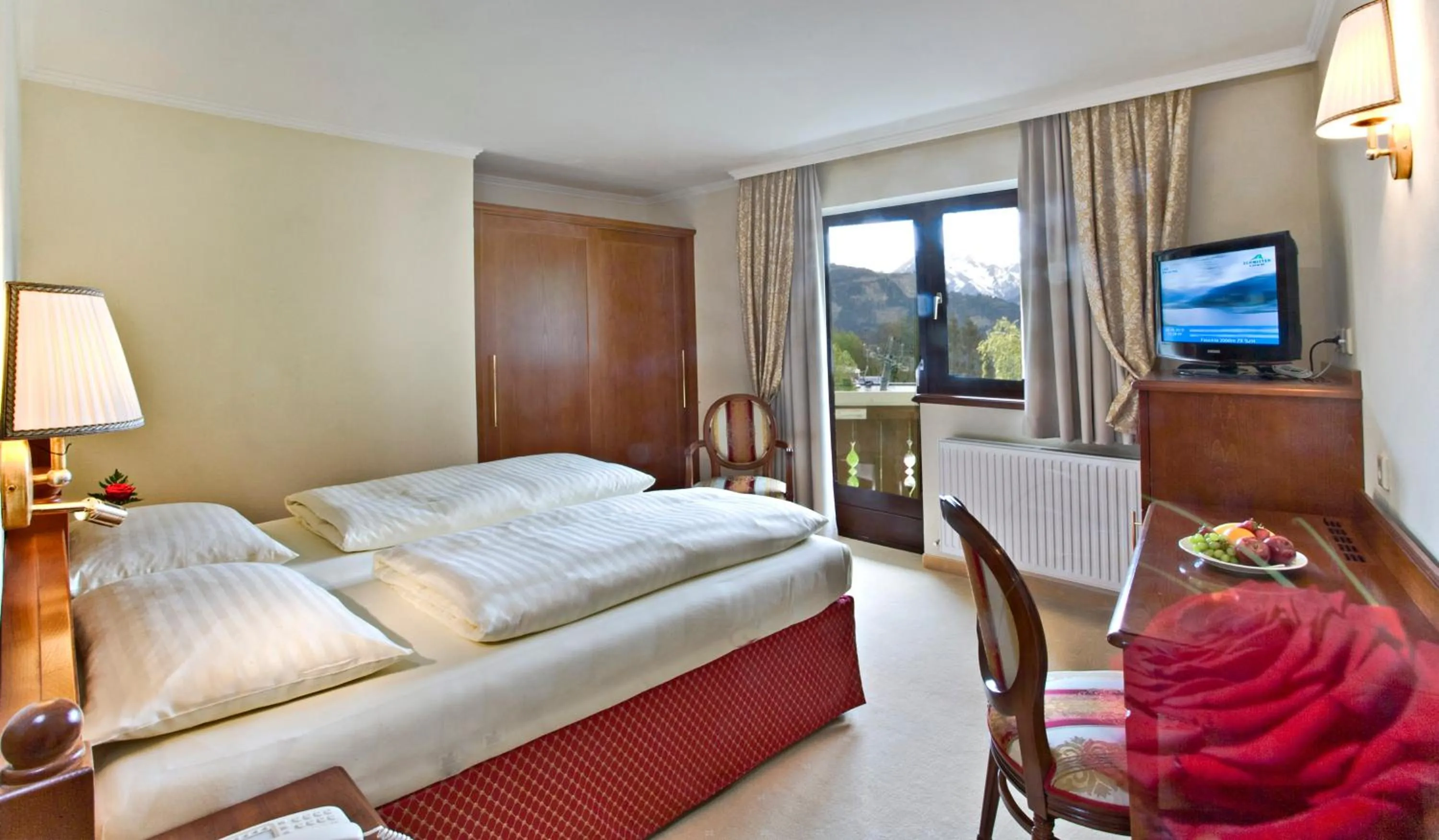 Photo of the whole room, Bed in Hotel Berner