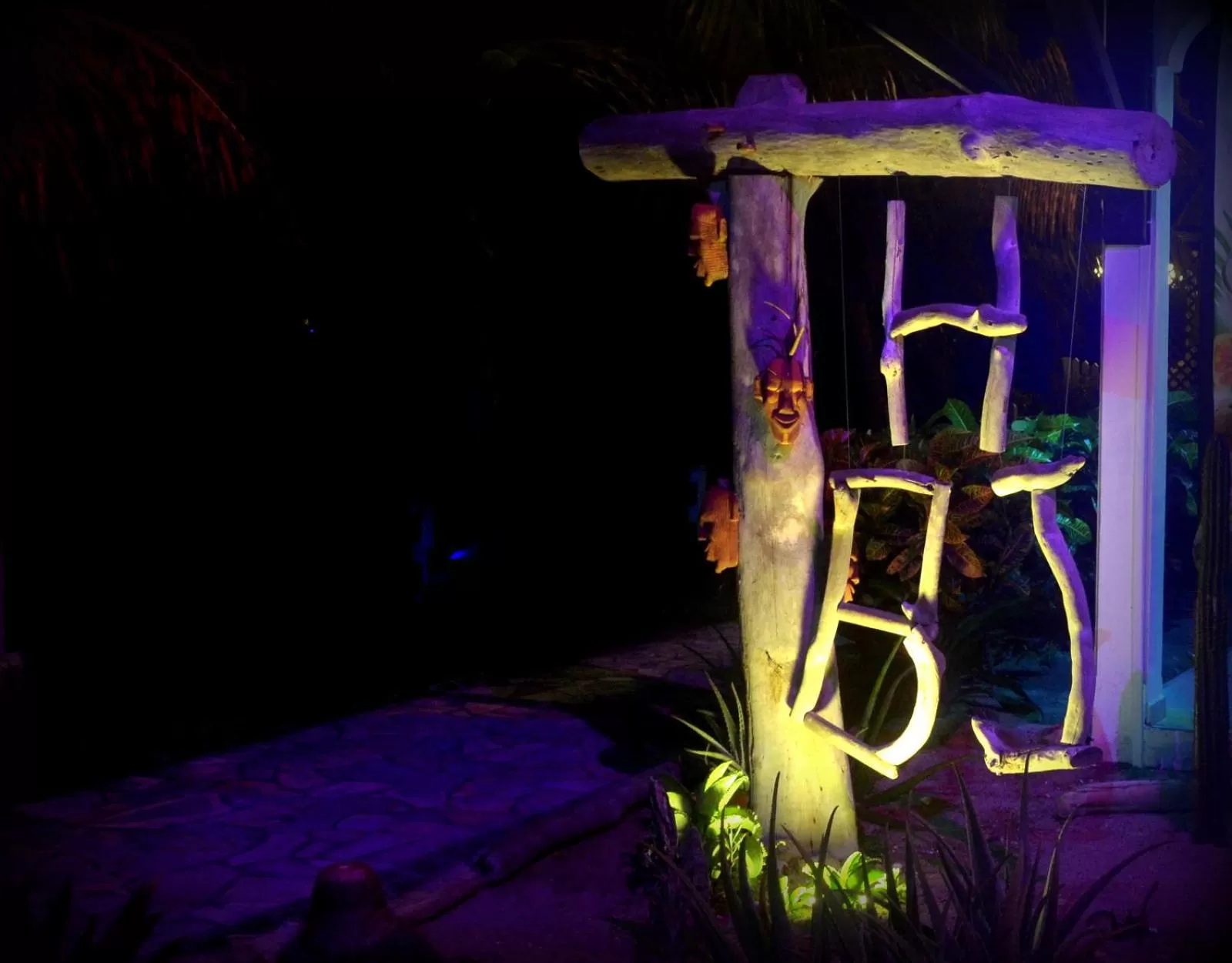 Night in Hôtel Bois Joli