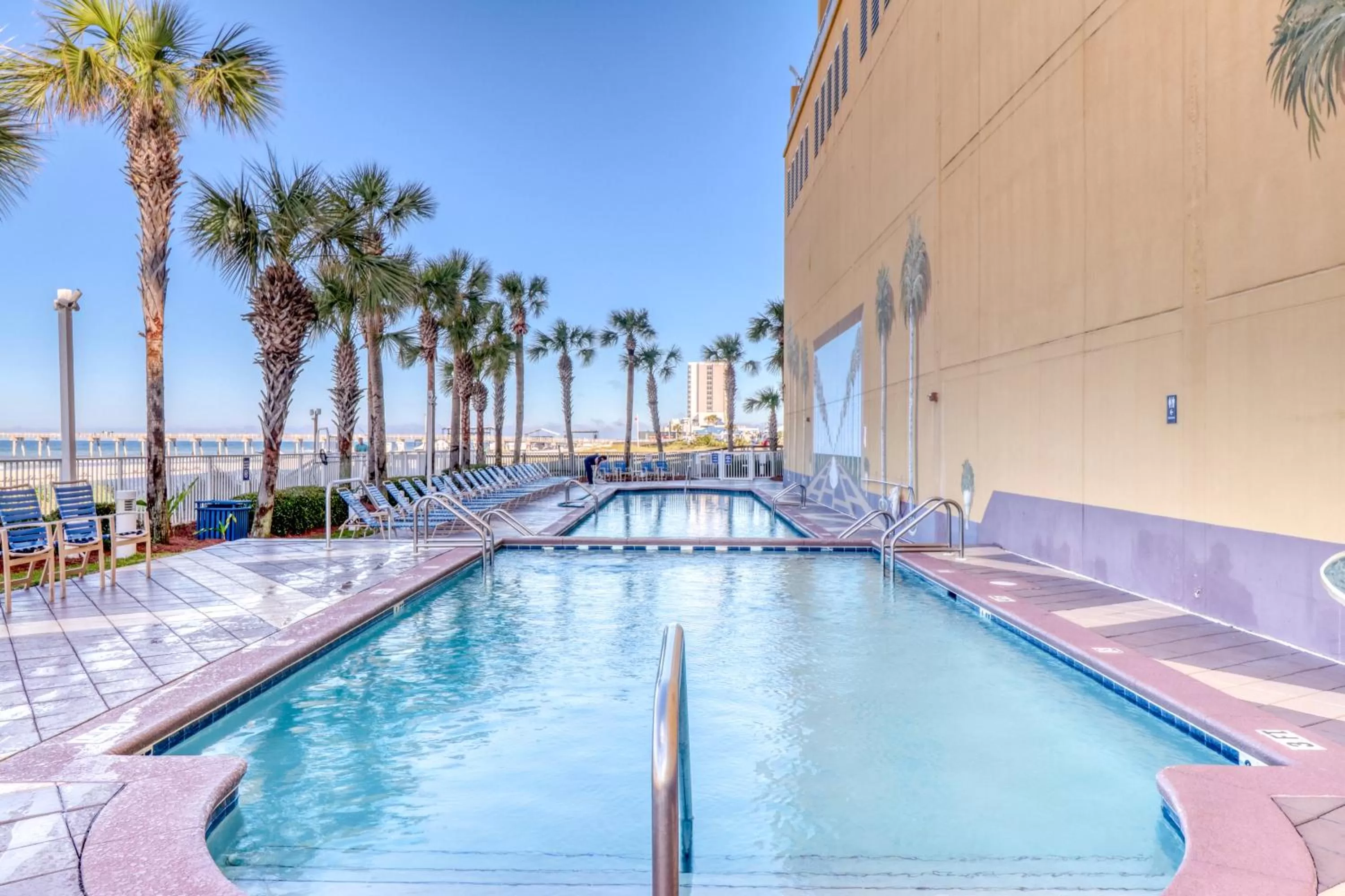 Swimming Pool in Sterling Reef 902