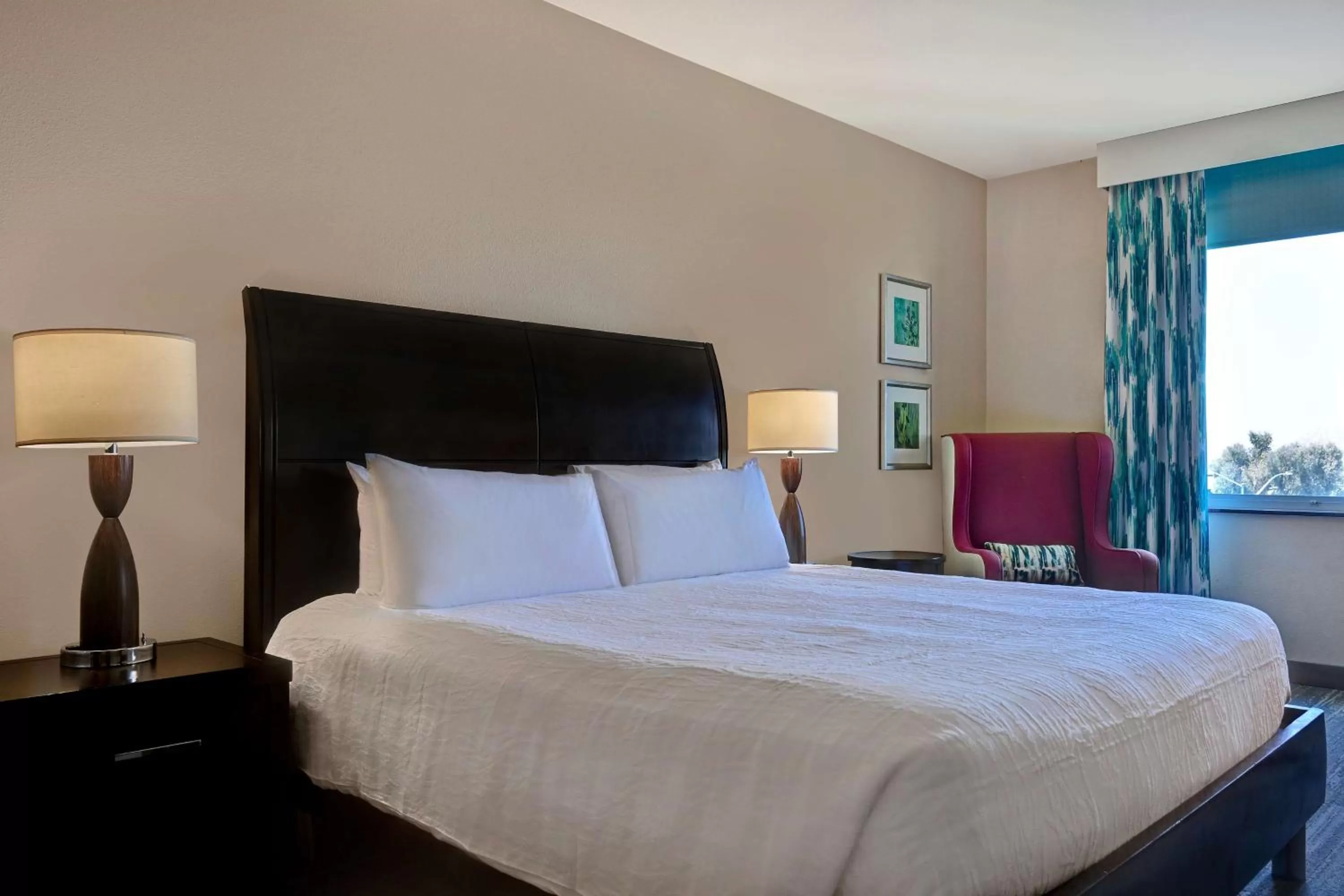 Bed in Hilton Garden Inn San Bernardino