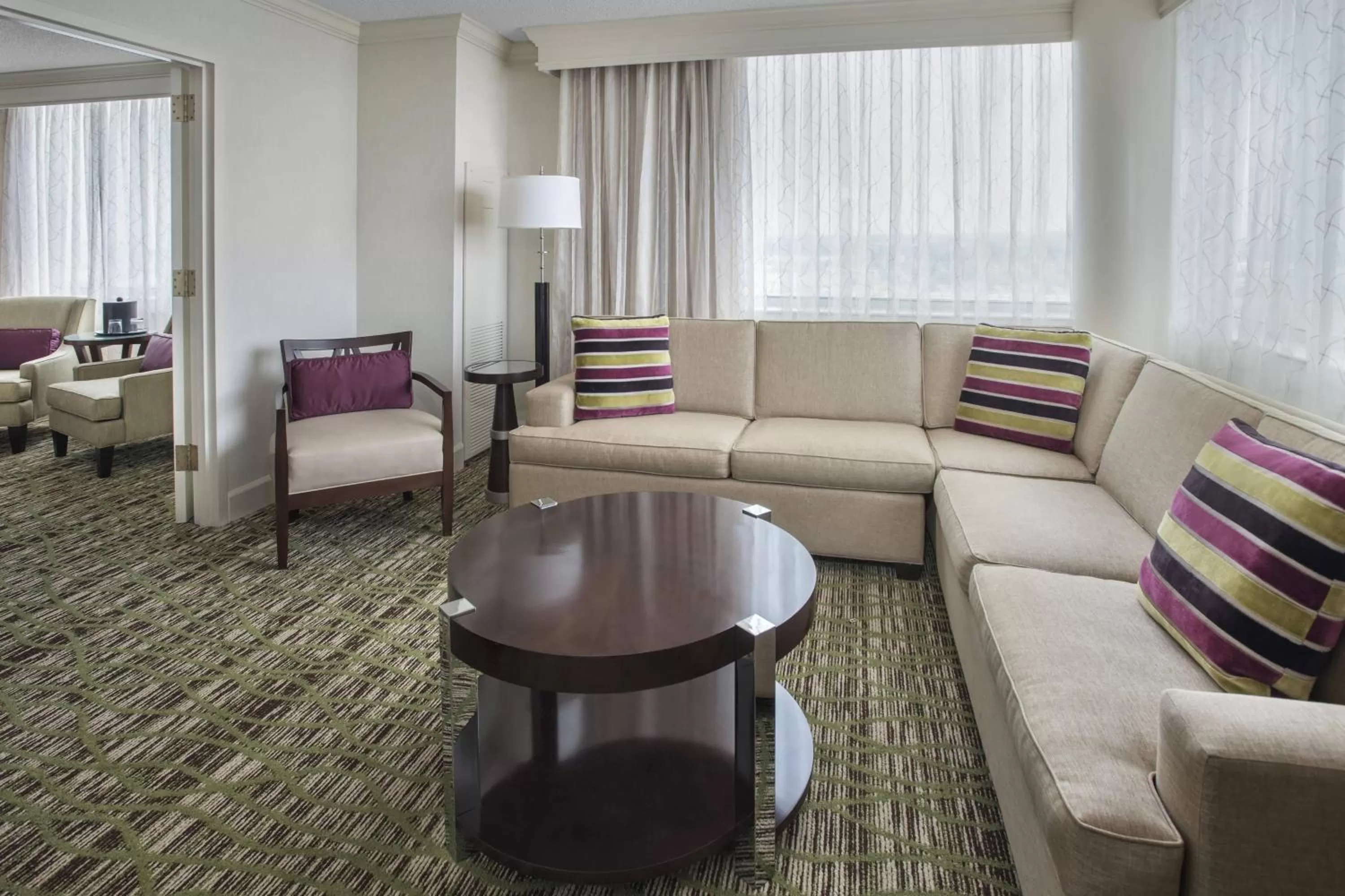 Living room in Philadelphia Airport Marriott