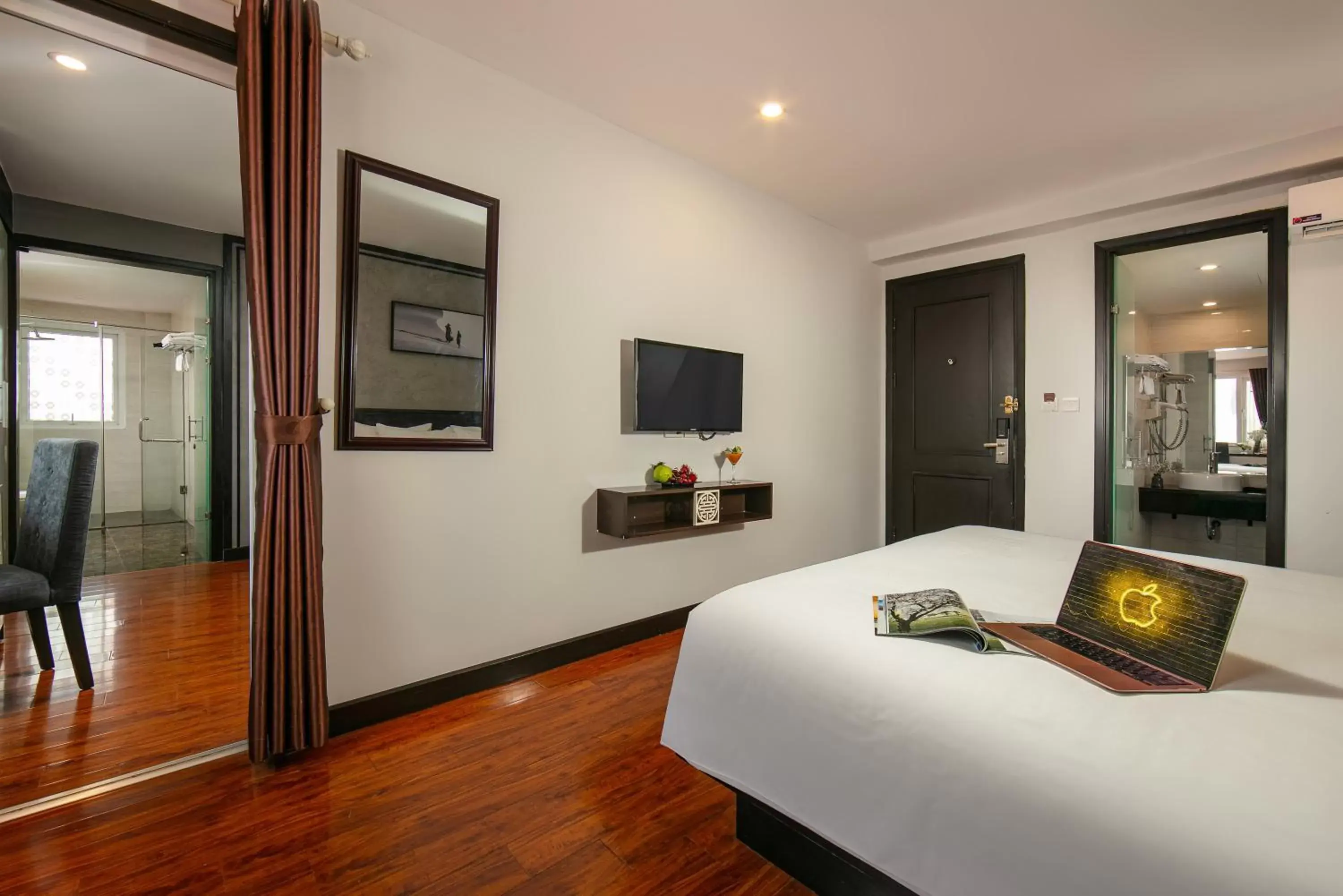 Two Connecting Rooms with City View in Hanoi La Palm Premier Hotel & Spa Two Connecting Rooms with City View in Hanoi La Palm Premier Hotel & Spa