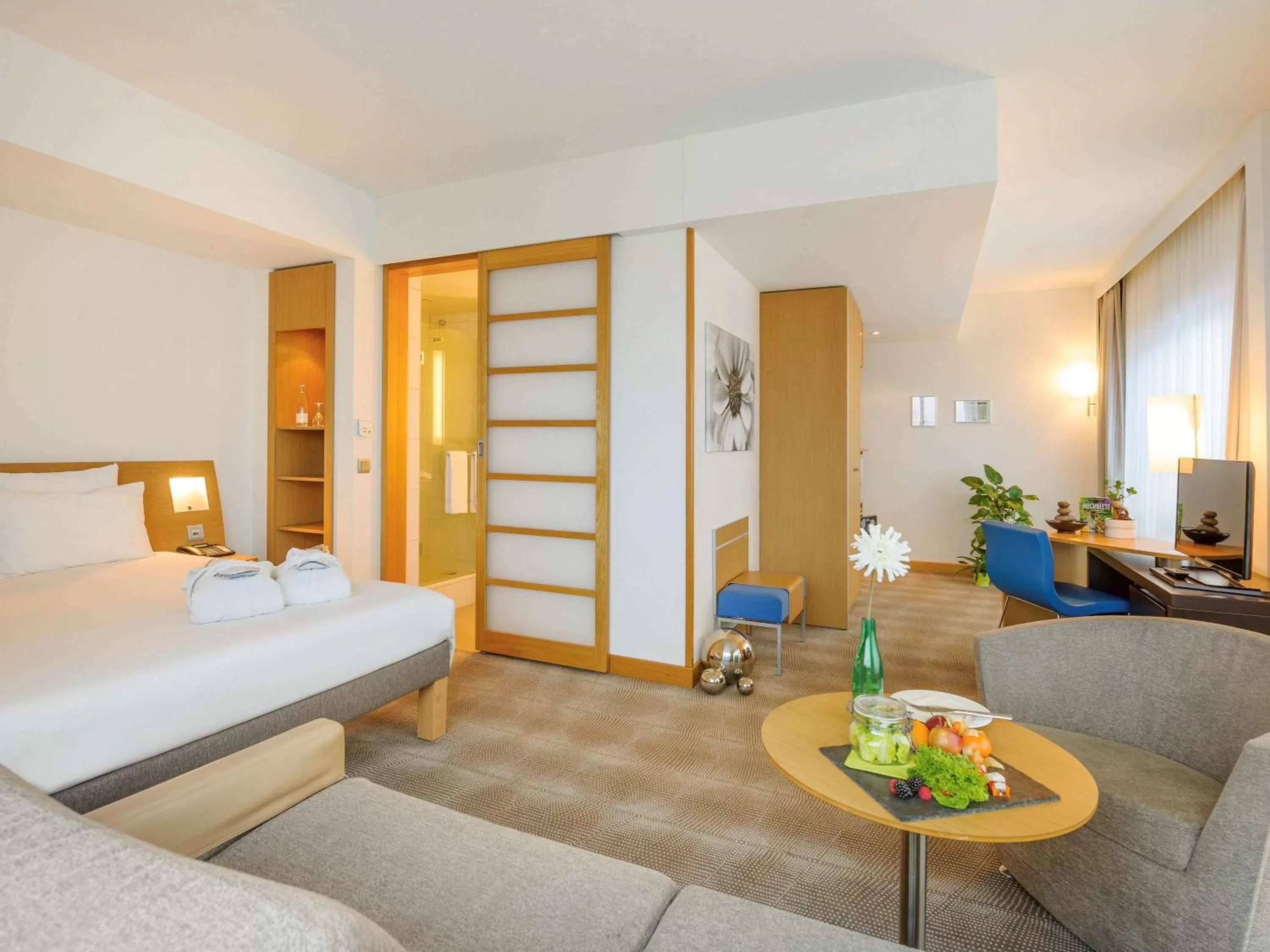 Photo of the whole room, Bed in Novotel Berlin Am Tiergarten