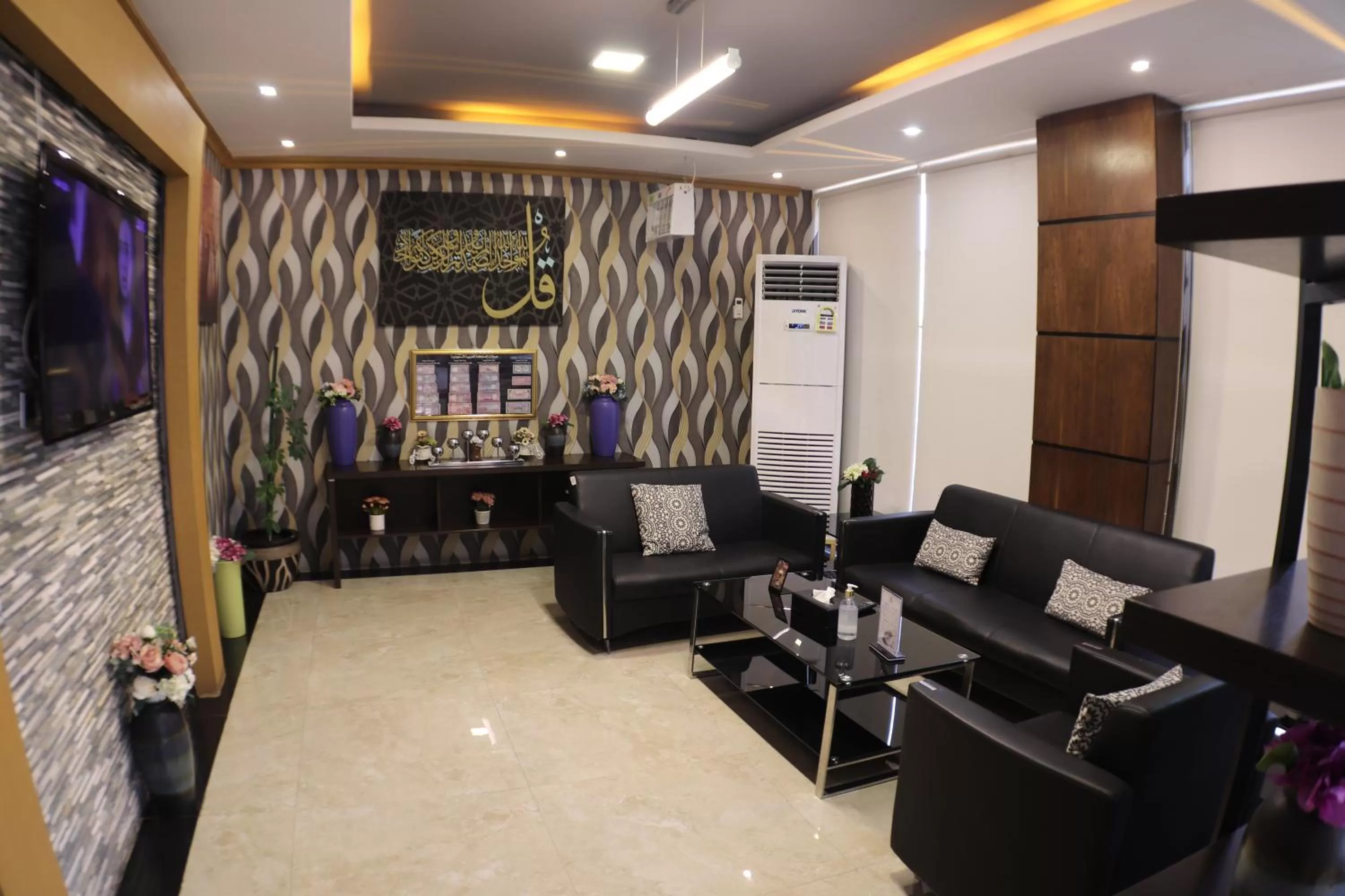 Facade/entrance in Maskan Al Dyafah Hotel Apartments