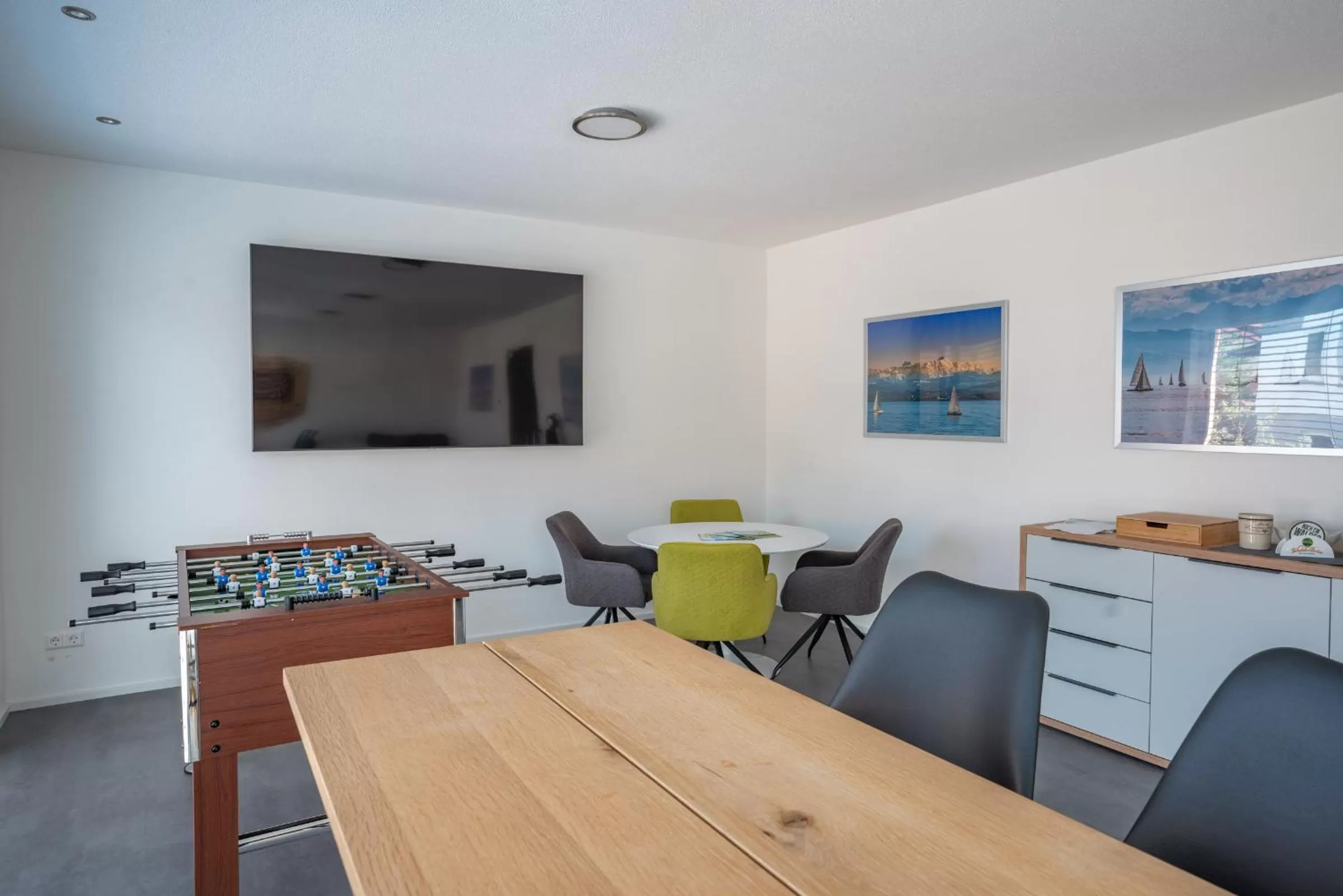 Communal lounge/ TV room in Gasthof Hosbein