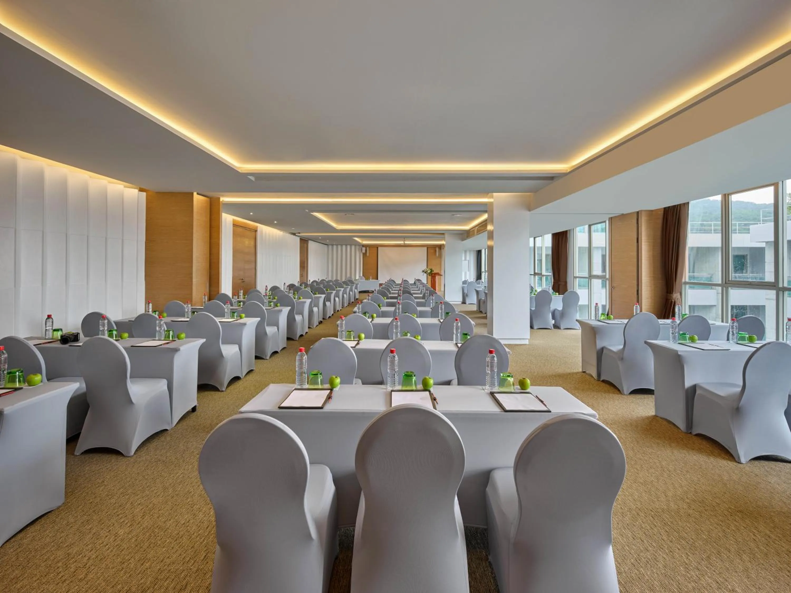 Restaurant/places to eat in The Kee Resort & Spa