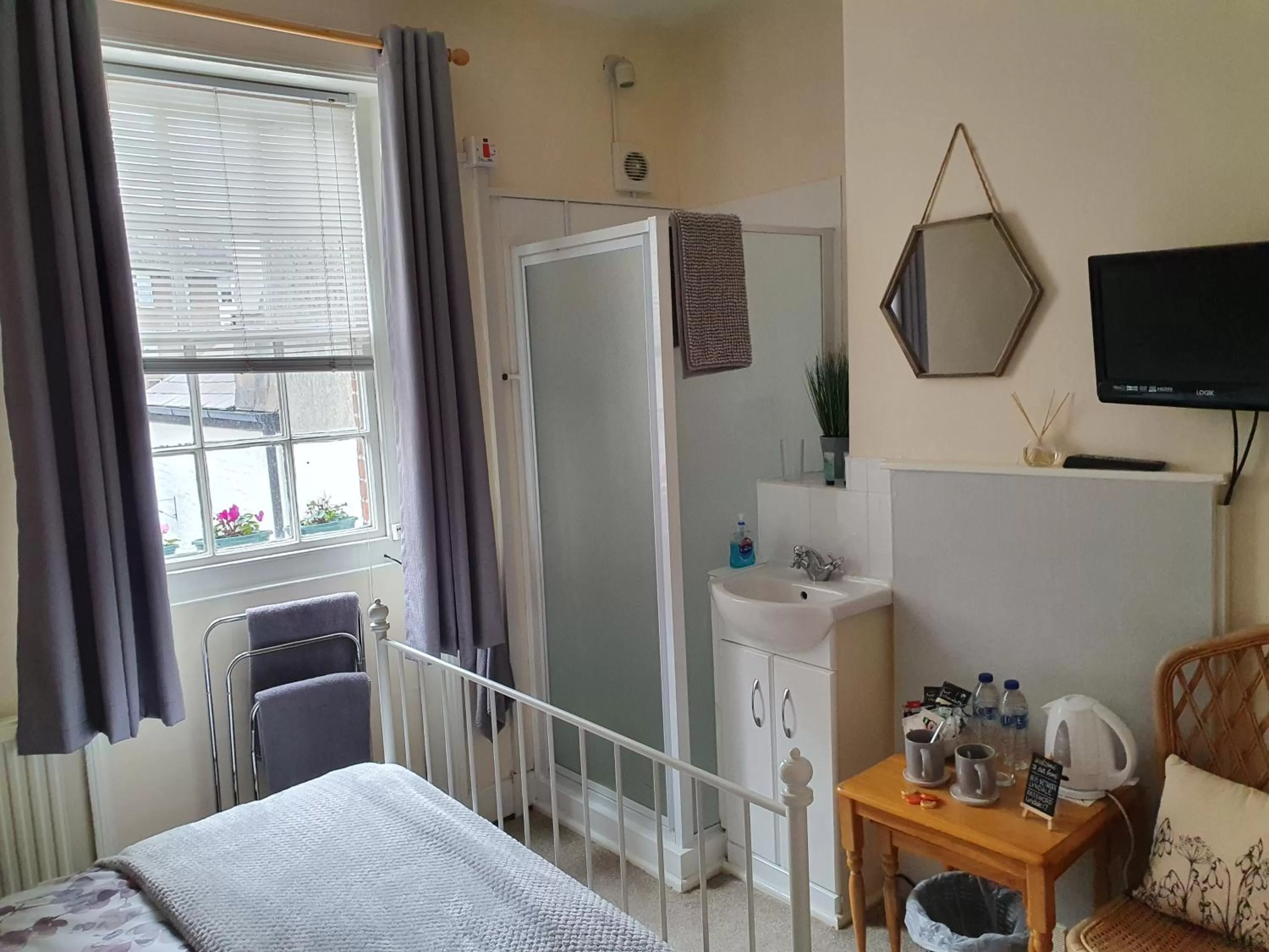 Bed in Lyndale Guest House